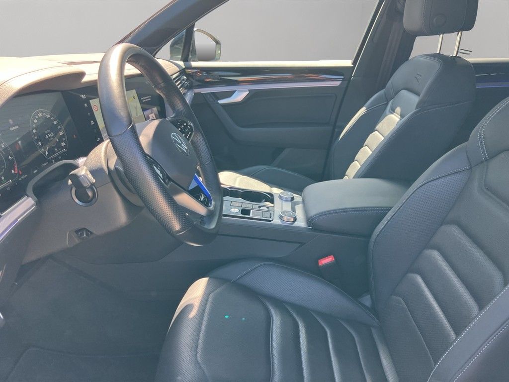 Volkswagen Touareg 3.0 V6 eHybrid OPF 4MOTION R - Samsaru's Car Outlet