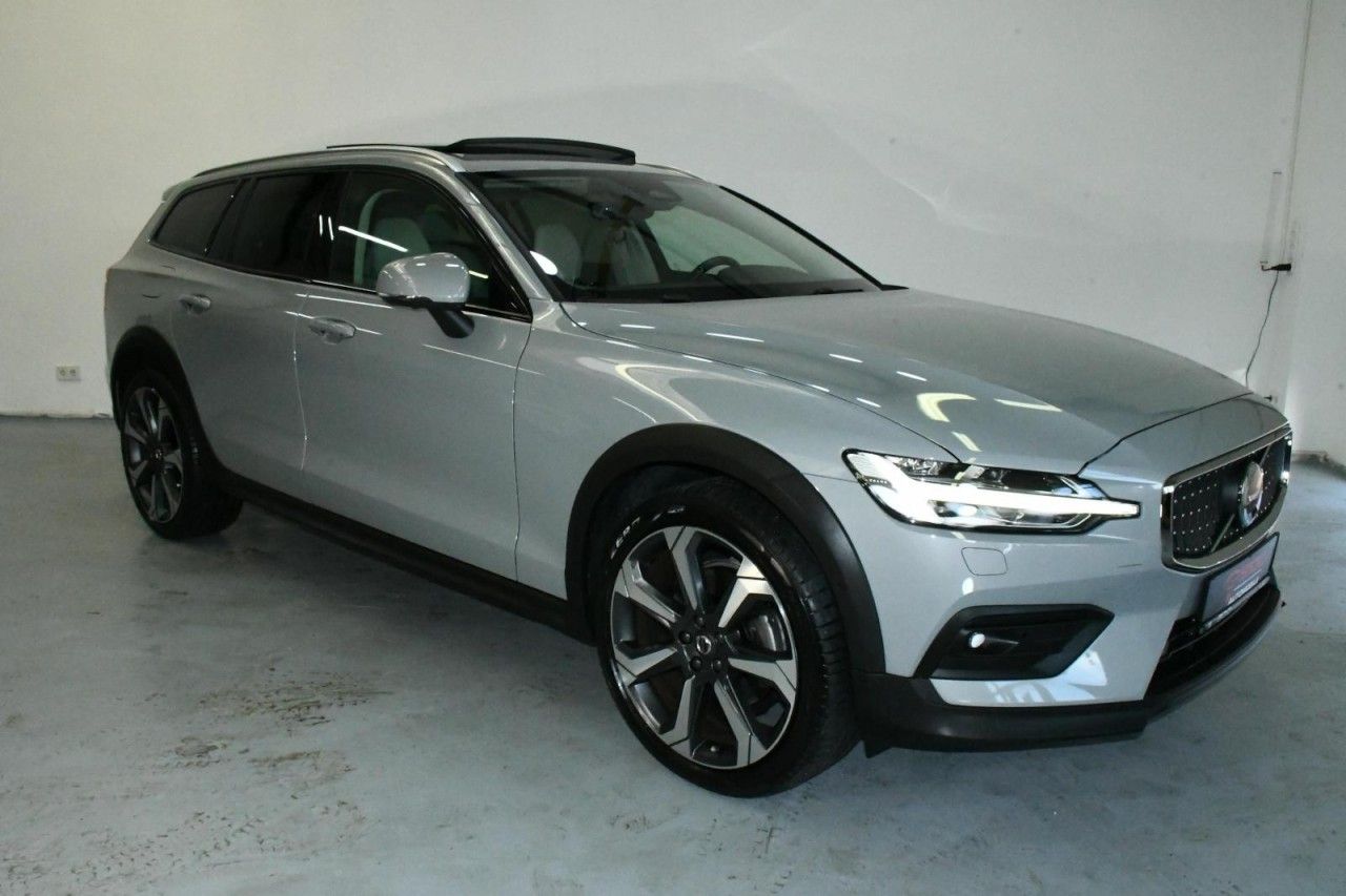 Volvo V60 Cross Country AWD Ultim ACC*PAN*H&K*AHK*SBEL