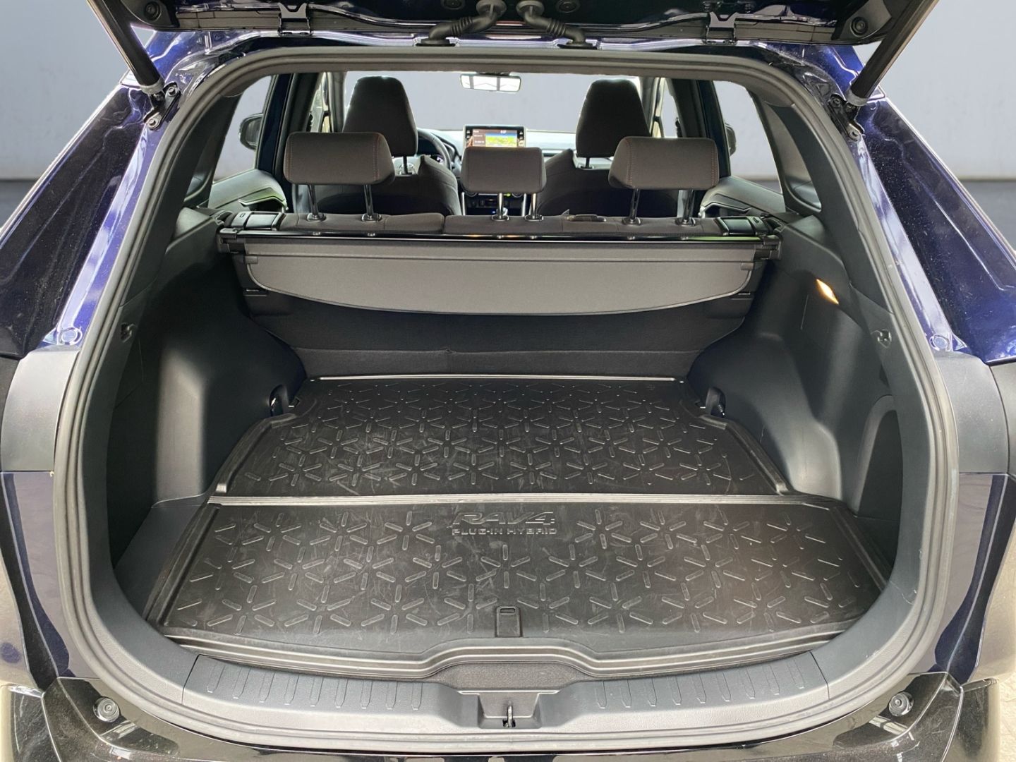 Toyota RAV 4 Plug-in Hybrid - Samsaru's Car Outlet