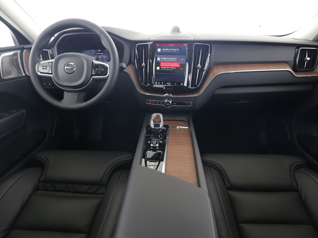 Volvo XC60 Ultra Dark Recharge Plug-In Hybrid AWD T8 T