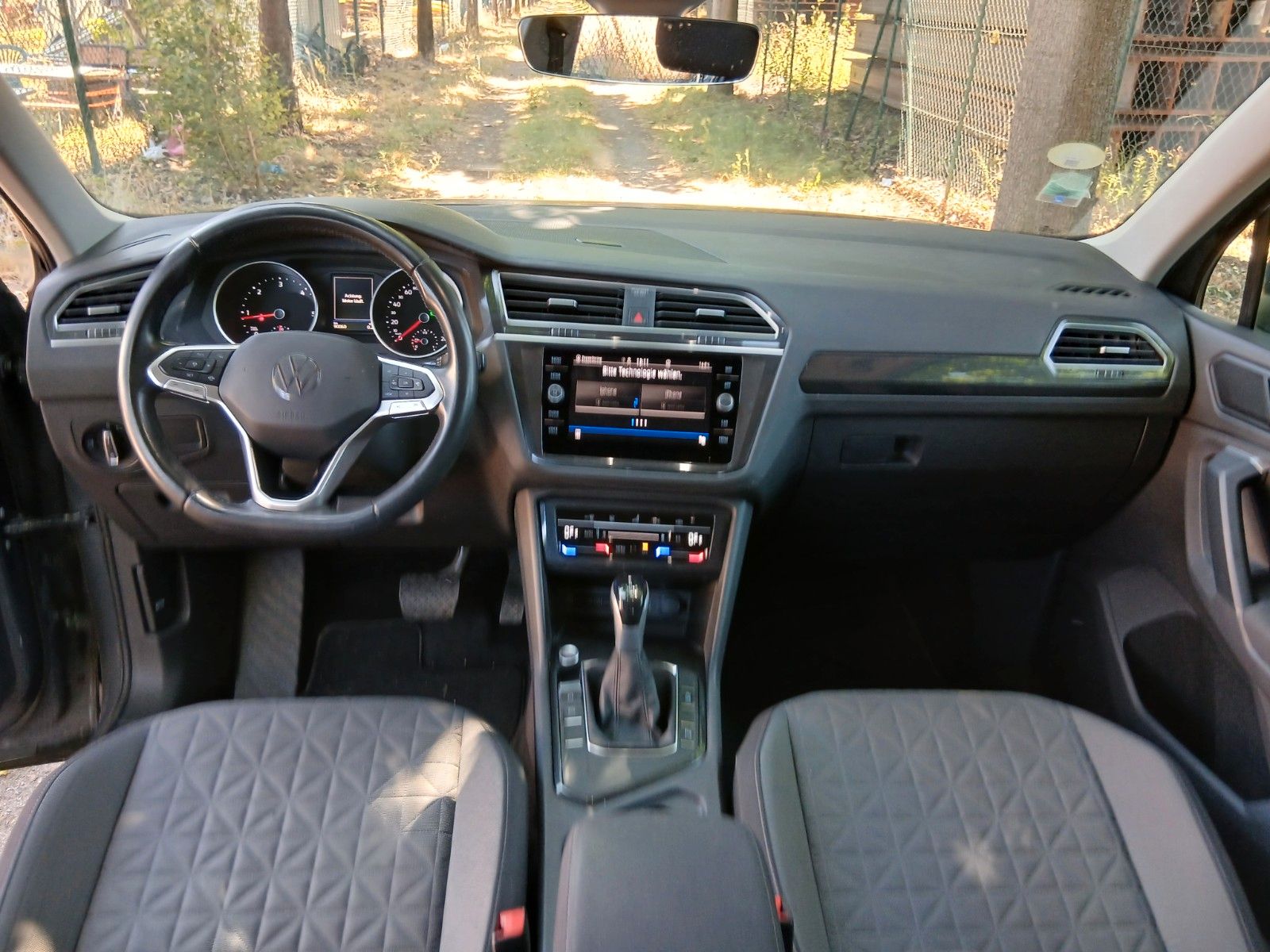 Volkswagen Tiguan Life - Samsaru's Car Outlet