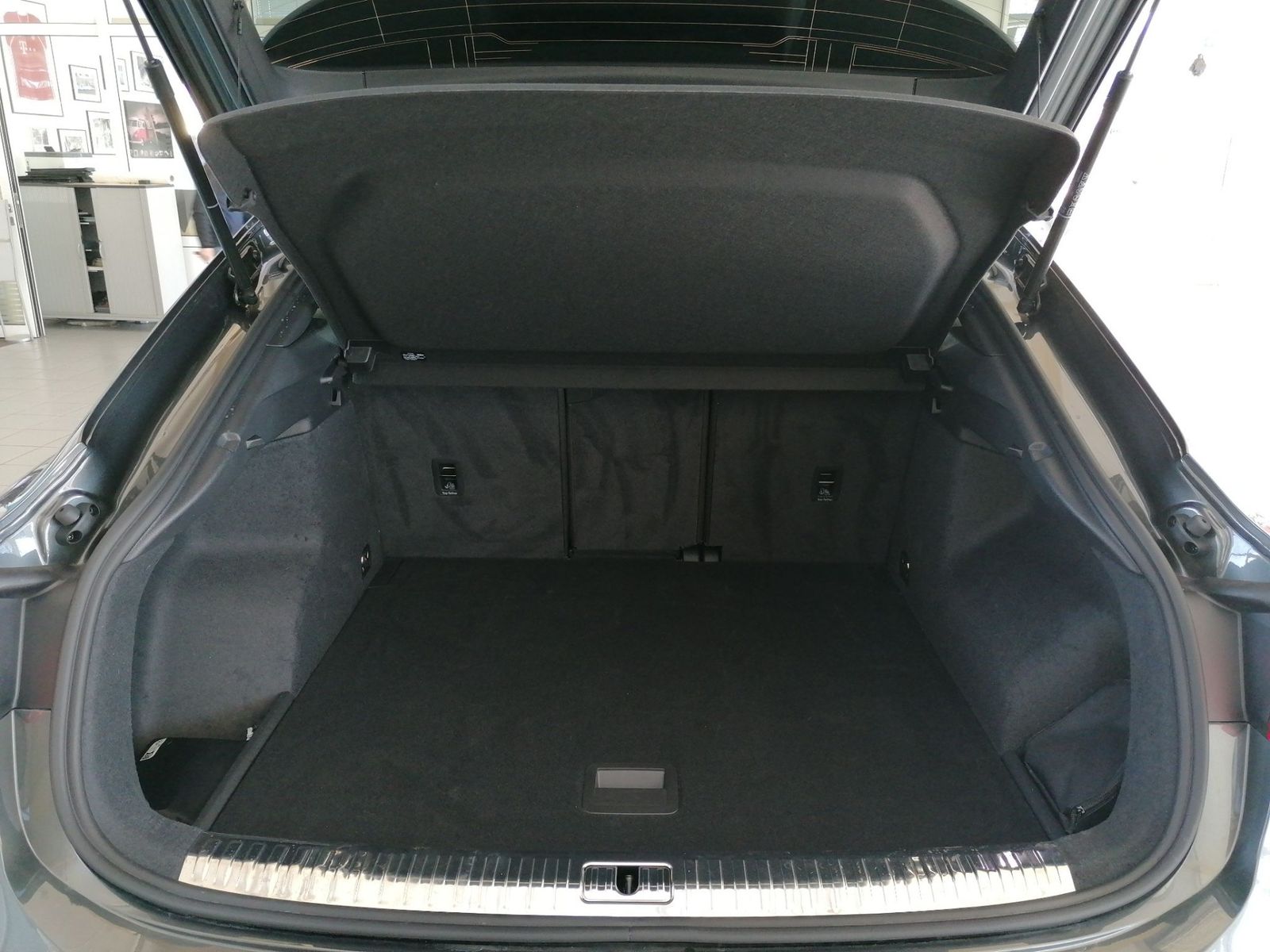 Audi Q3 Sportback S-Line quattro 40 TFSI - Samsaru's Car Outlet