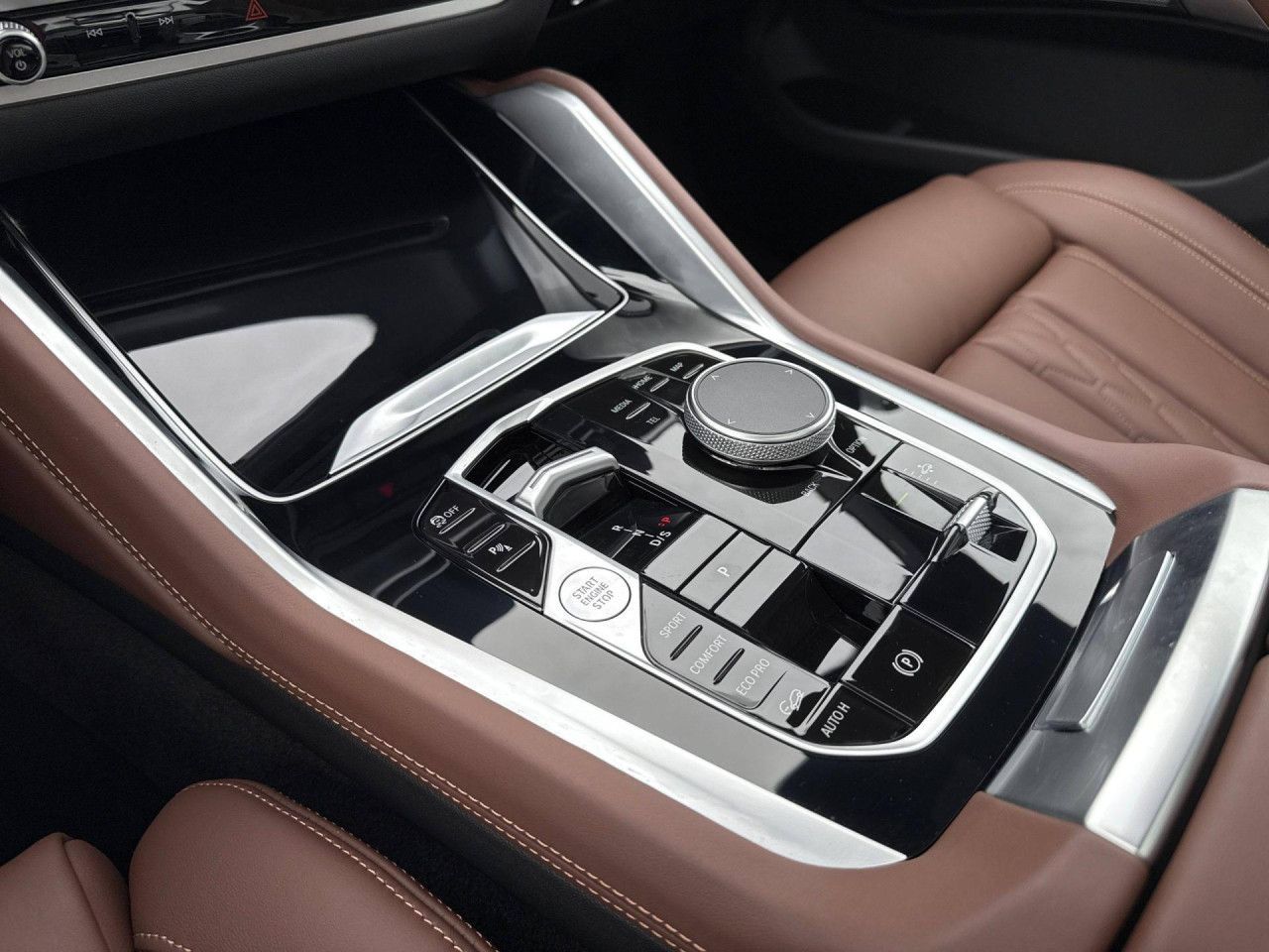 BMW X6 xDr 40d M SPORT PRO Pano,AHK,StHzg,KomSi,H/K