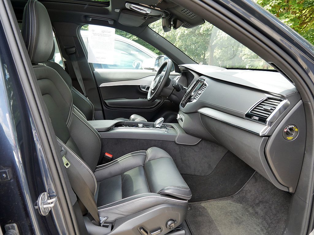 Volvo XC90 B5 AWD Plus Bright LUFTFEDERUNG 360° PANO