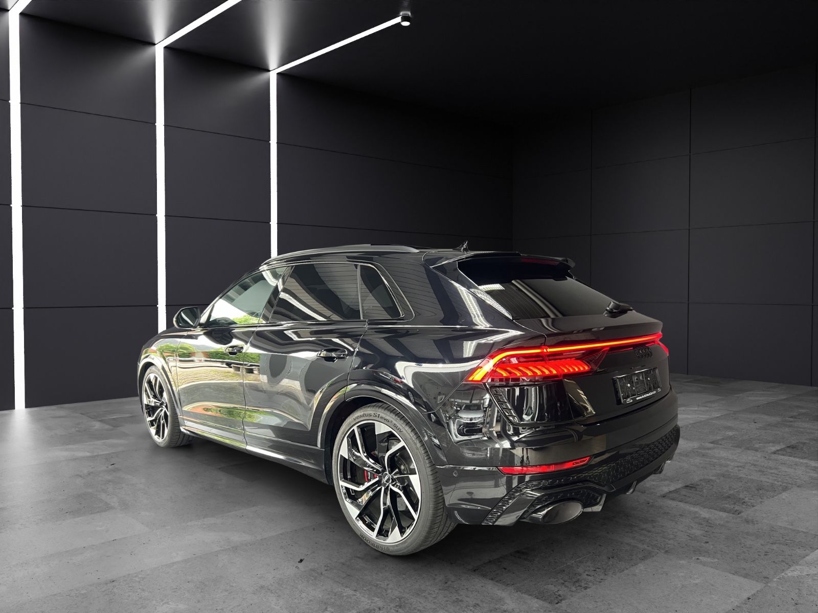 Audi RSQ8 /MATRIX/SITZKLIMA/23-ALU/PANO/HUD/B&Q/