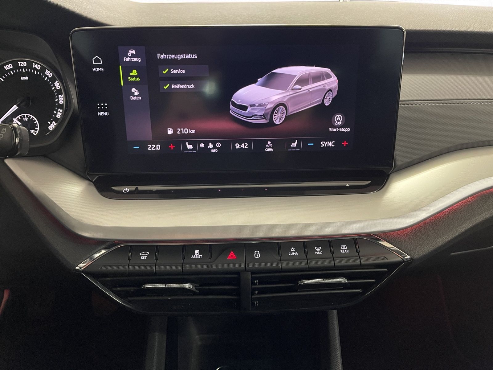 Skoda Octavia Combi 1.0 TSI Clever - Samsaru's Car Outlet