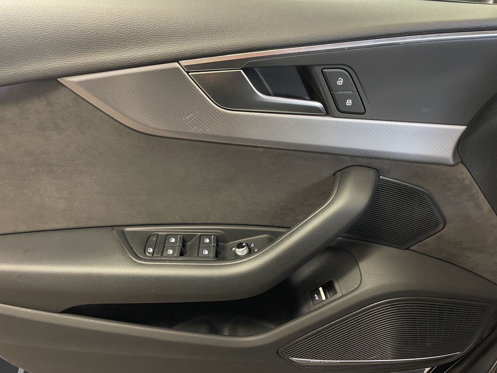 Audi A4 allroad 45 TFSI qu. AHK Pano Matrix LM 19" RF