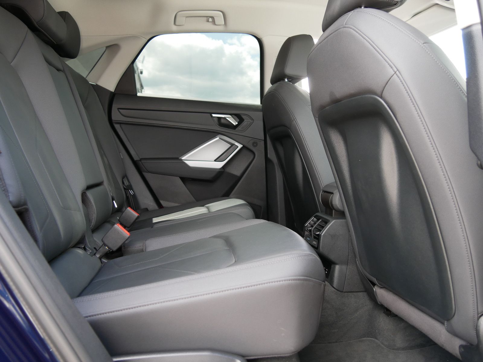 Audi Q3 Sportback 45 TFSI quattro - Samsaru's Car Outlet