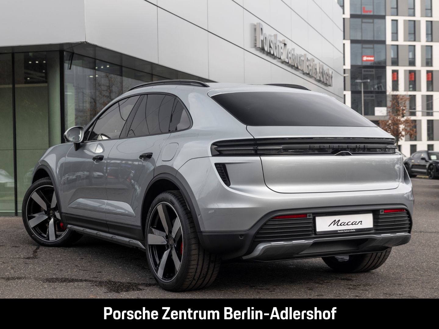 Porsche Macan Turbo - Samsaru's Car Outlet
