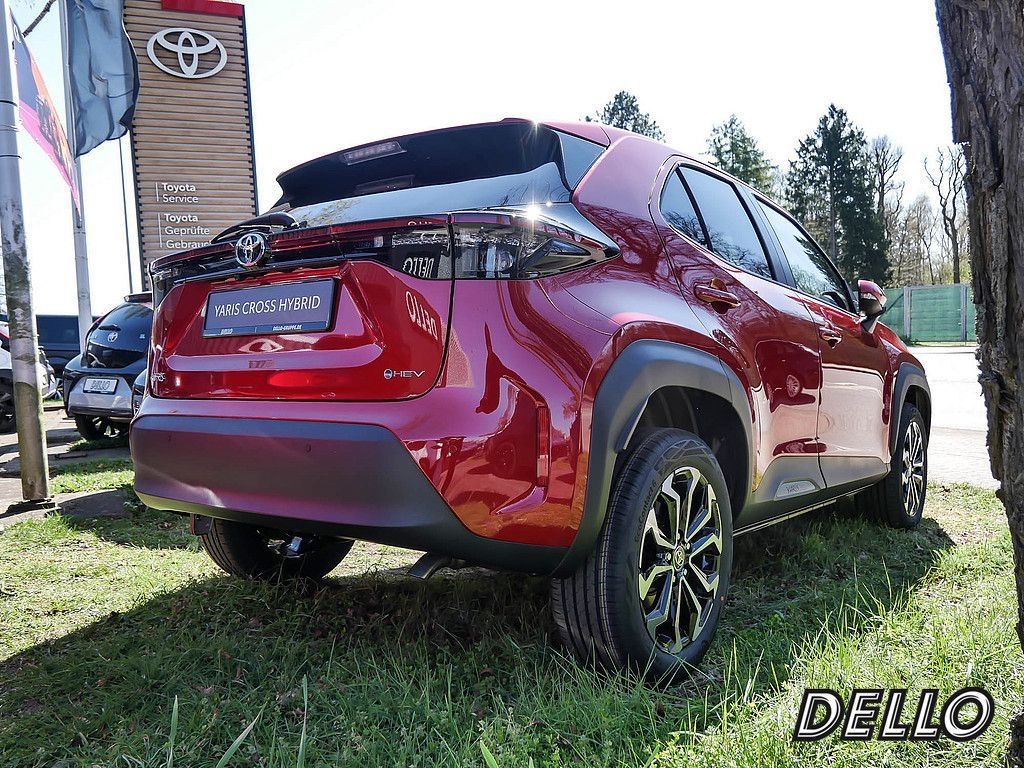 Toyota Yaris Cross Teamplayer Hybrid Navi LED ACC Apple