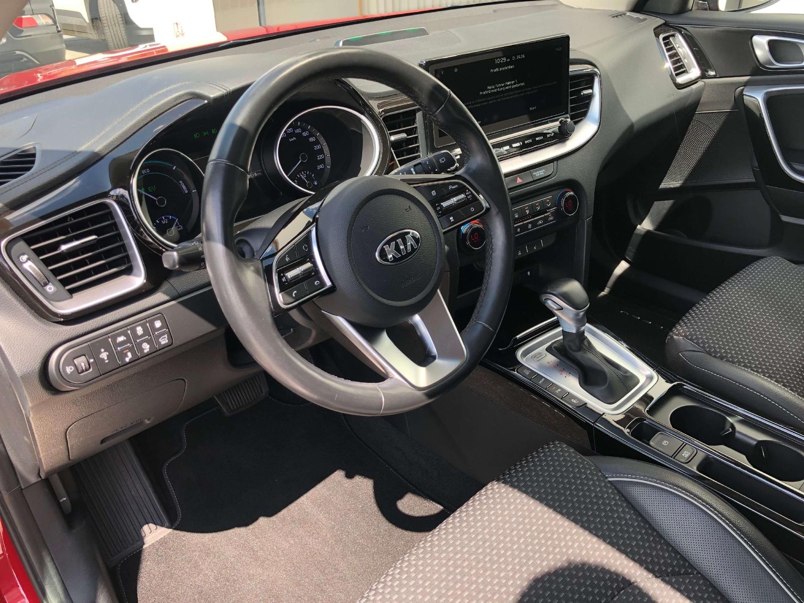 Kia XCeed Spirit PHEV - Samsaru's Car Outlet