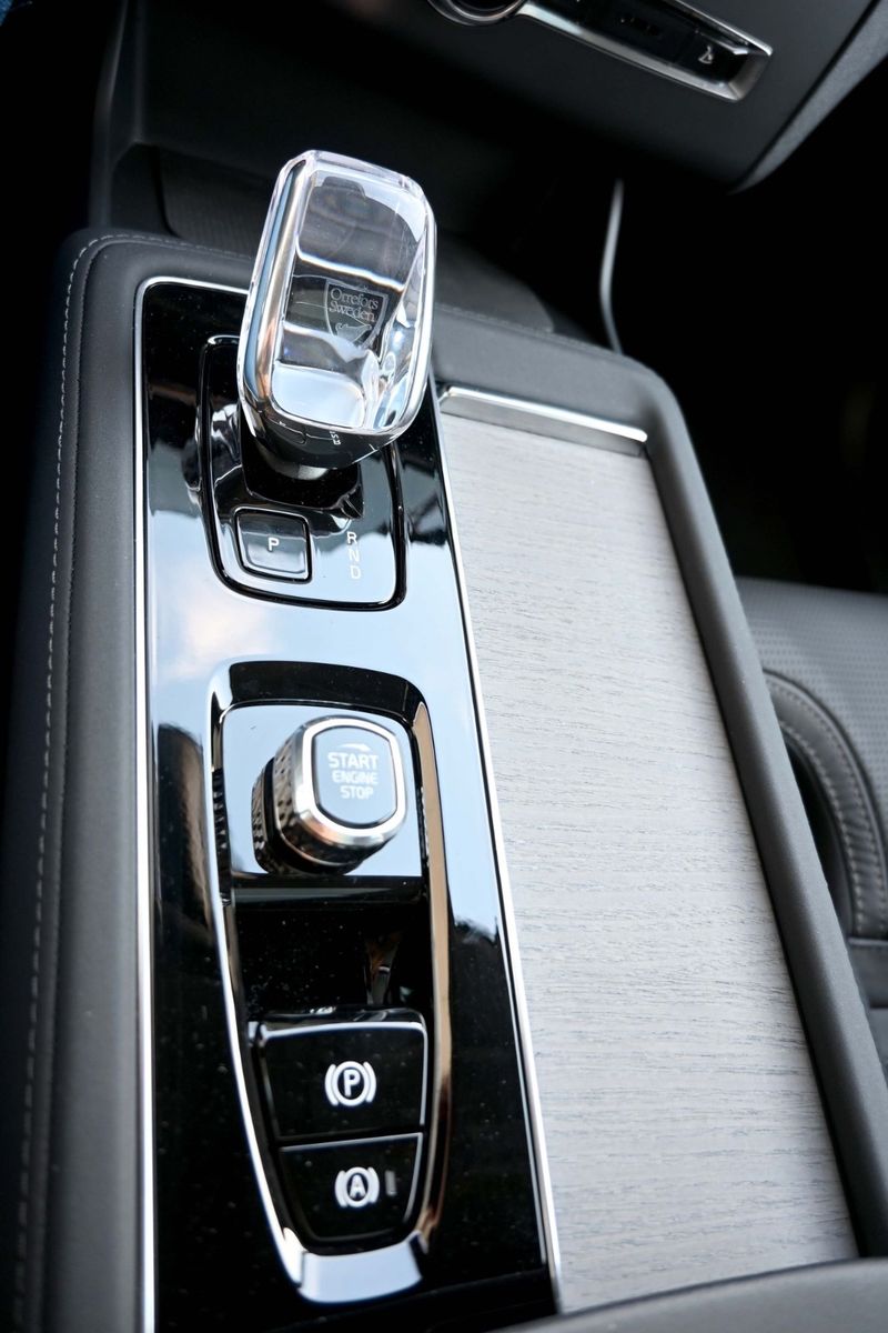 Volvo XC90 AWD T8/ B&W/ AIR/ LUXURY/ 360C/ DARK/FULL