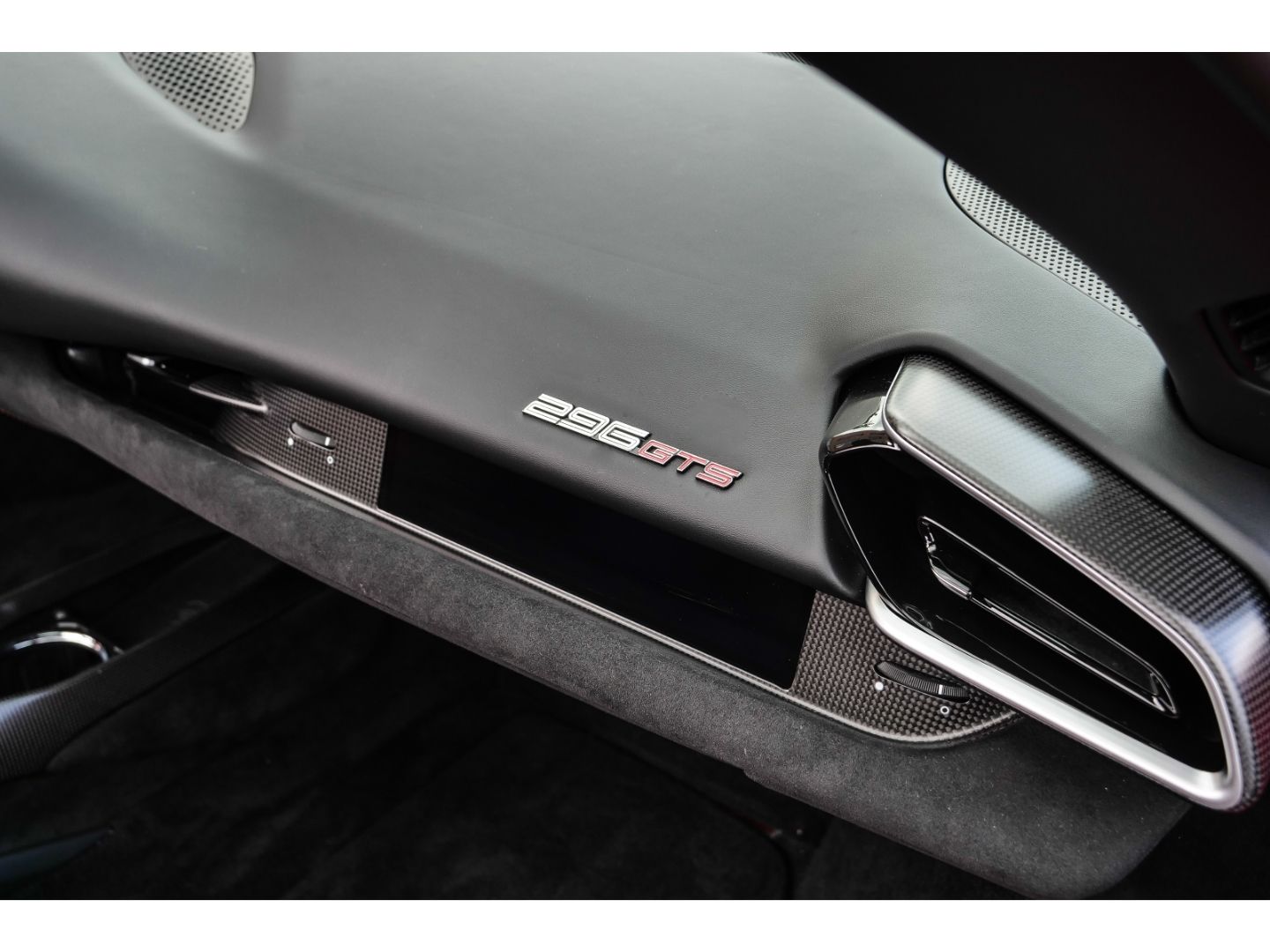 Ferrari 296 GTS - Samsaru's Car Outlet