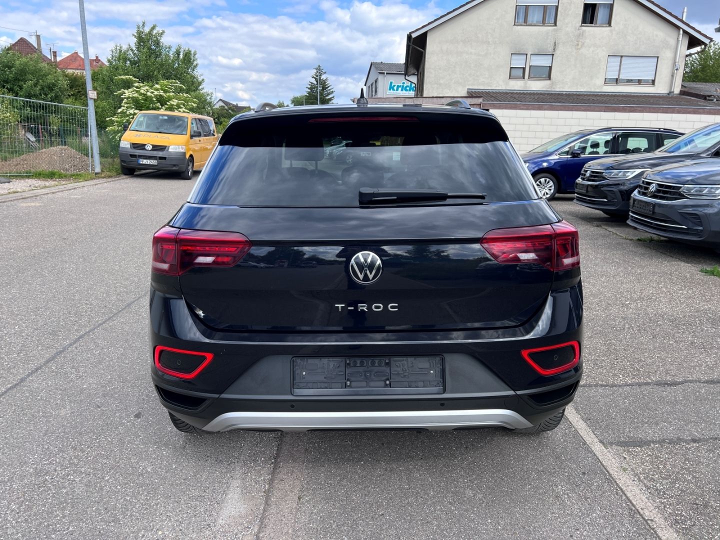 Volkswagen T-Roc 1.0TSI Life - Samsaru's Car Outlet