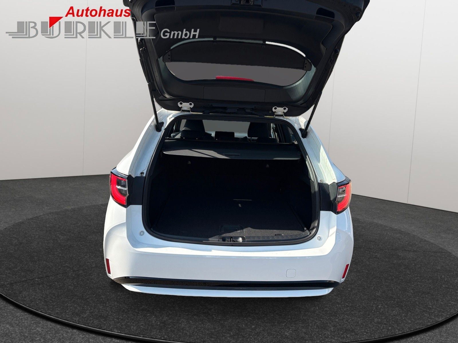 Toyota Corolla Touring Sports Hybrid Business Edition - Samsaru's Car Outlet