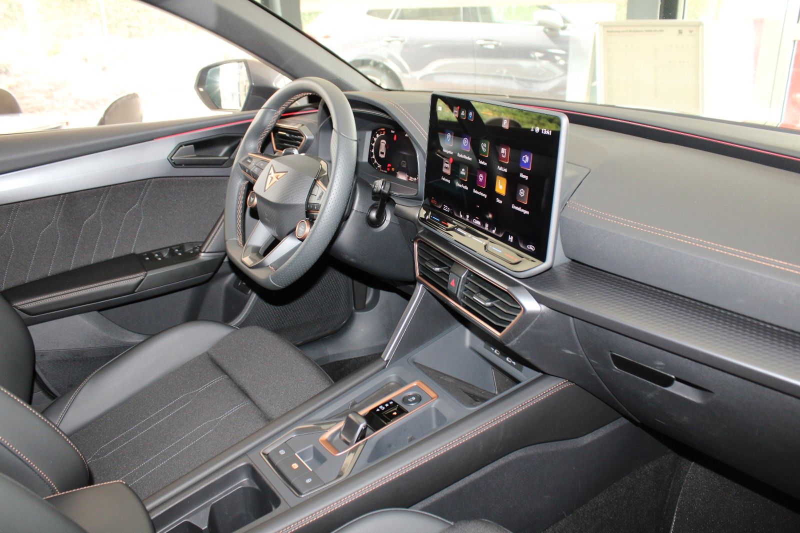 Cupra Leon Sportstourer DSG - Samsaru's Car Outlet