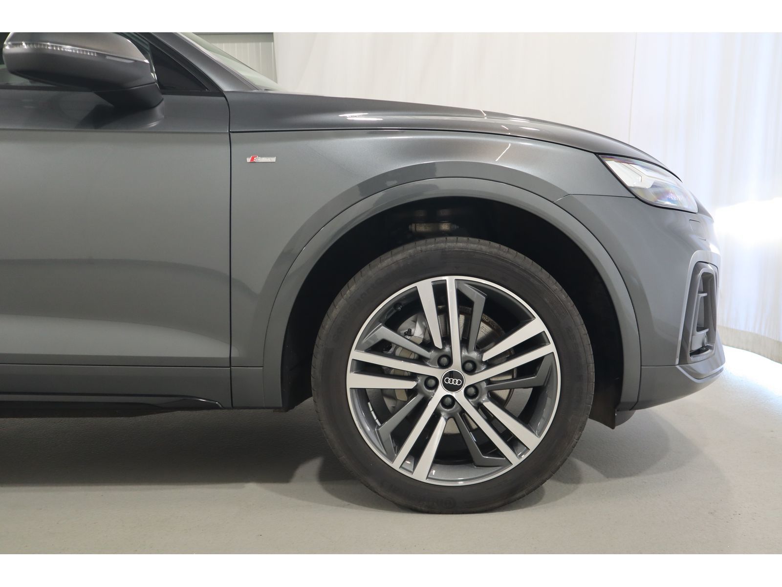 Audi Q5 40 TDI quattro S line - Samsaru's Car Outlet