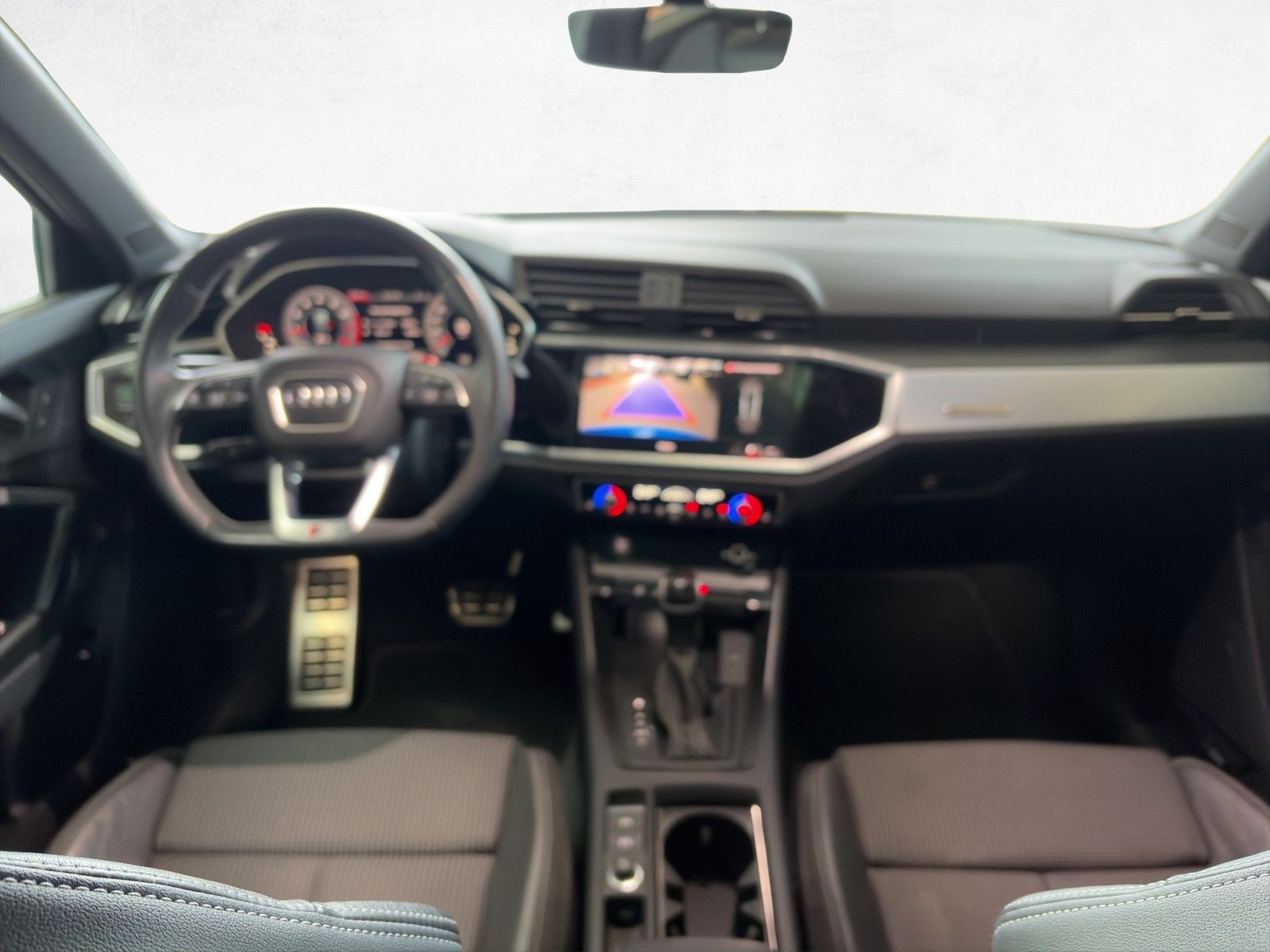 Audi Q3 S line 40 TFSI quattro S tronic /AHK/Pano/LED