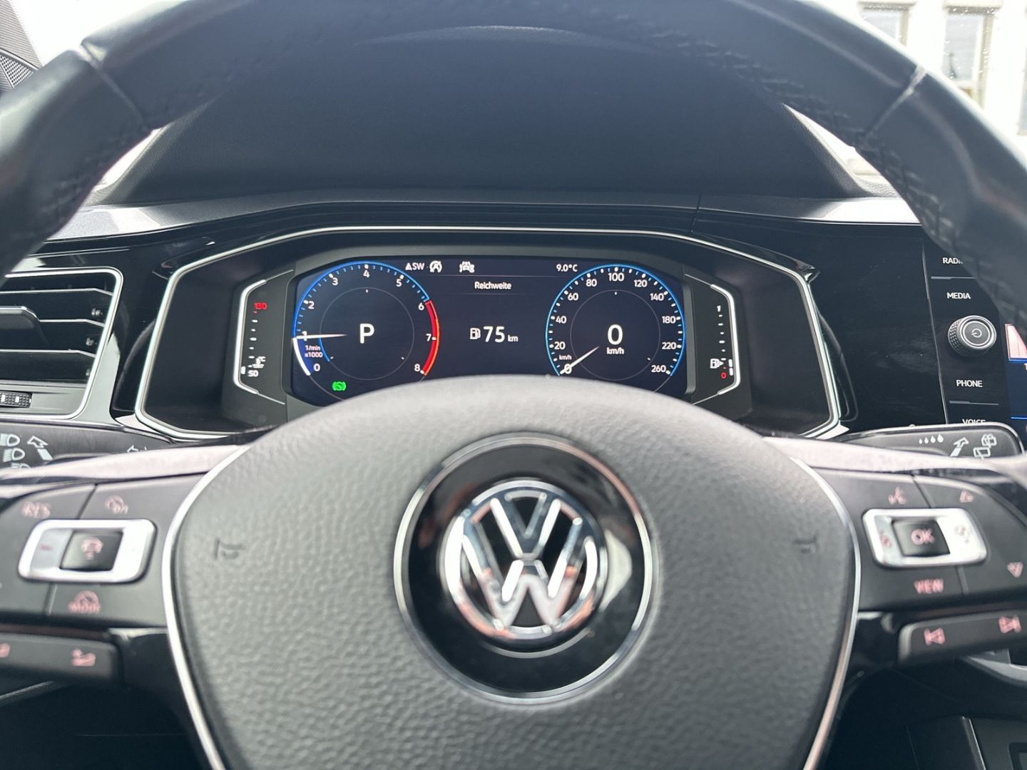 Volkswagen Polo Highline 1.0 TSI DSG R-Line Black - Samsaru's Car Outlet