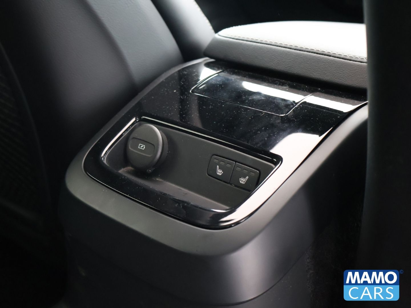 Volvo V60 T6 Recharge AWD Plus Dark Plug-In Hybrid