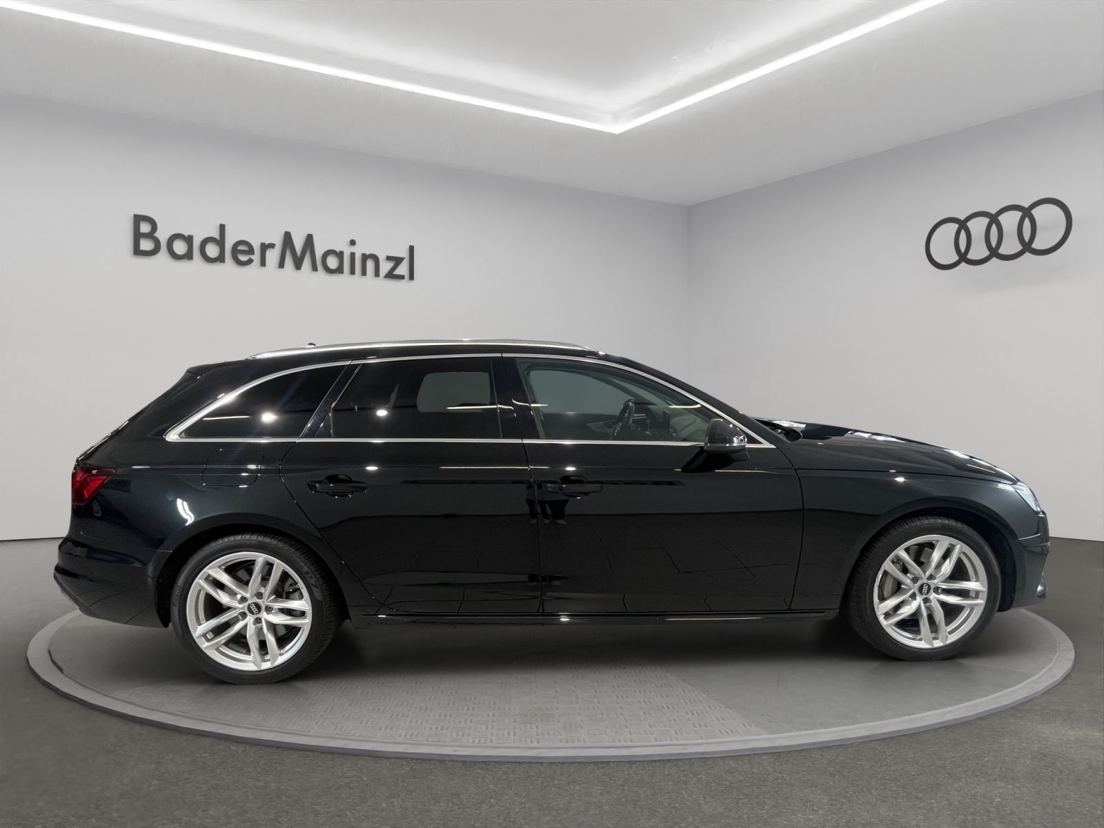Audi A4 Avant advanced 45 TFSI quattro - Samsaru's Car Outlet