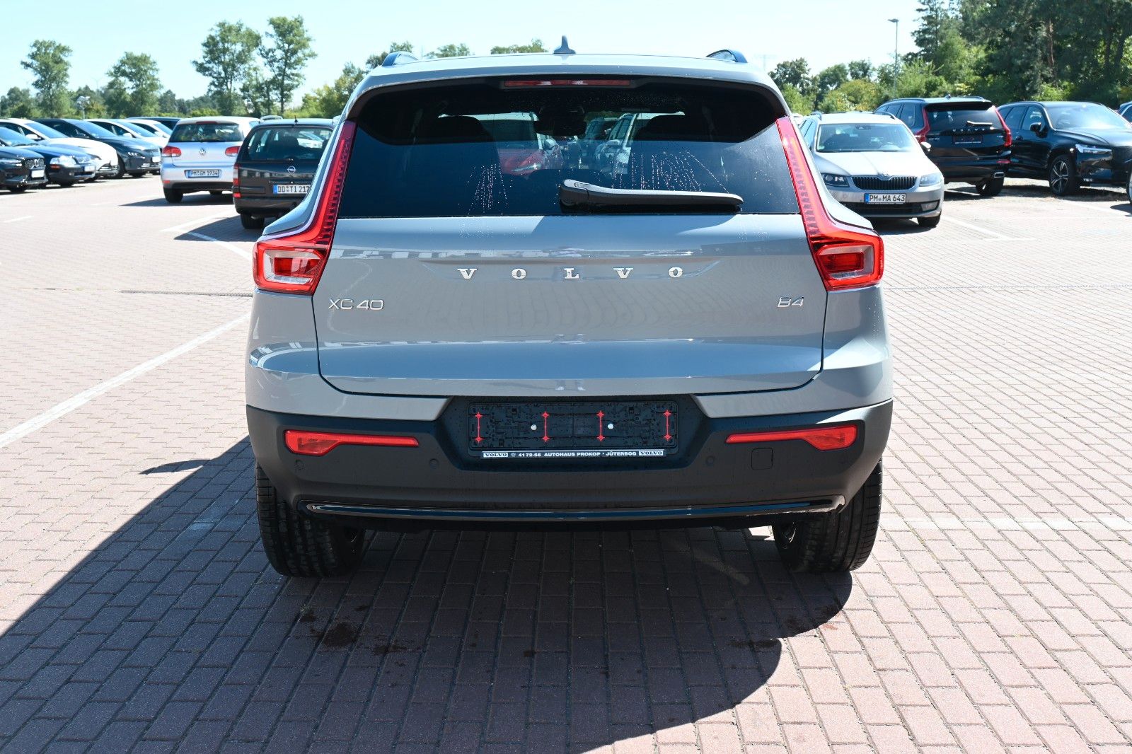 Volvo XC40 B4 DKG Ultra Dark*FSHZG*PANO*360°*ACC*AHK