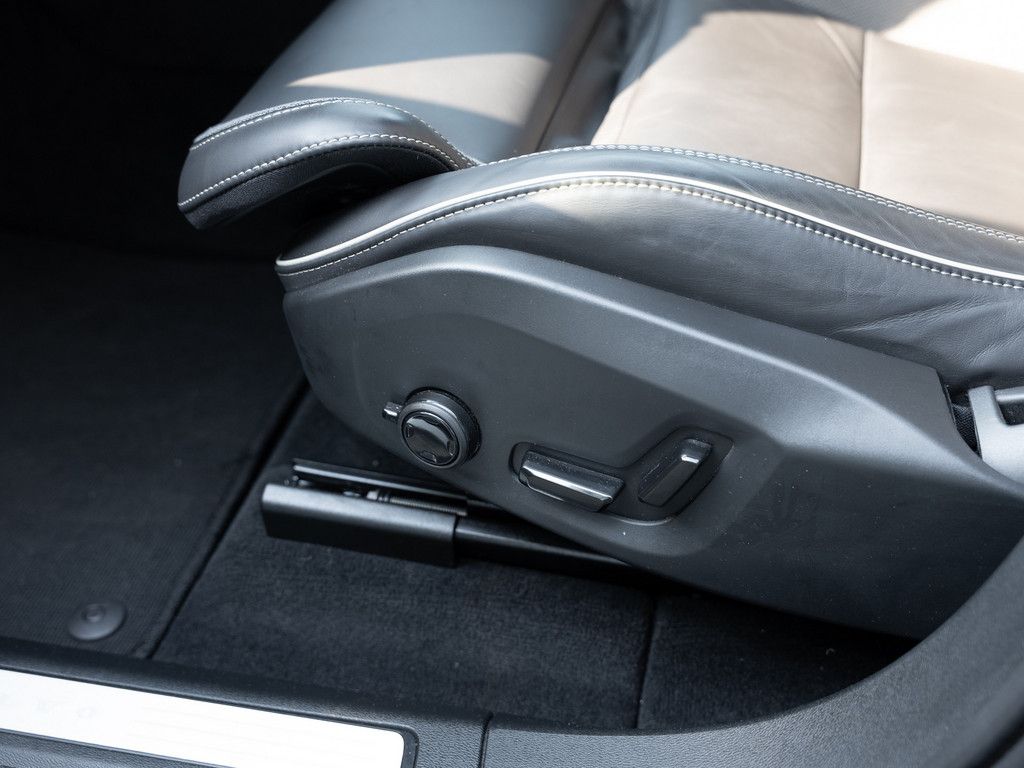 Volvo XC60 B5 AWD Plus Black Edition FACEL. LED 360°