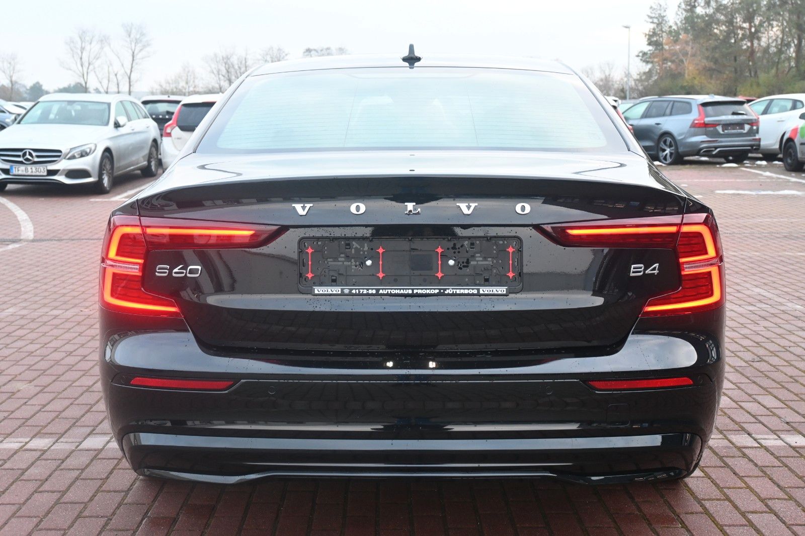 Volvo S60 B4 B DSG Plus Dark*STHZG*360°*PANO*ACC*AHK