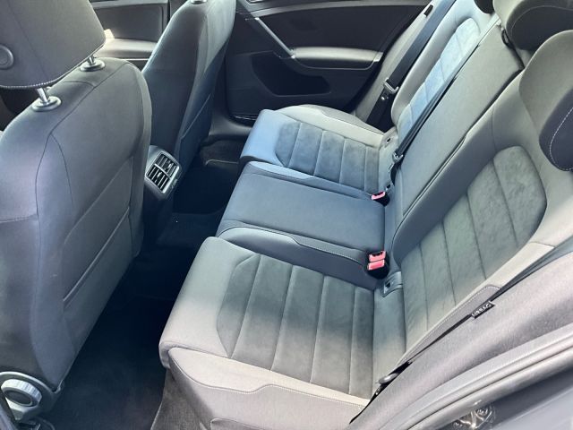 Volkswagen Golf Variant 2.0 TDI SCR DSG Highline - Samsaru's Car Outlet