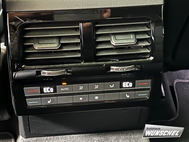 Volkswagen Touareg 4.0 V8 TDI R-Line - Samsaru's Car Outlet