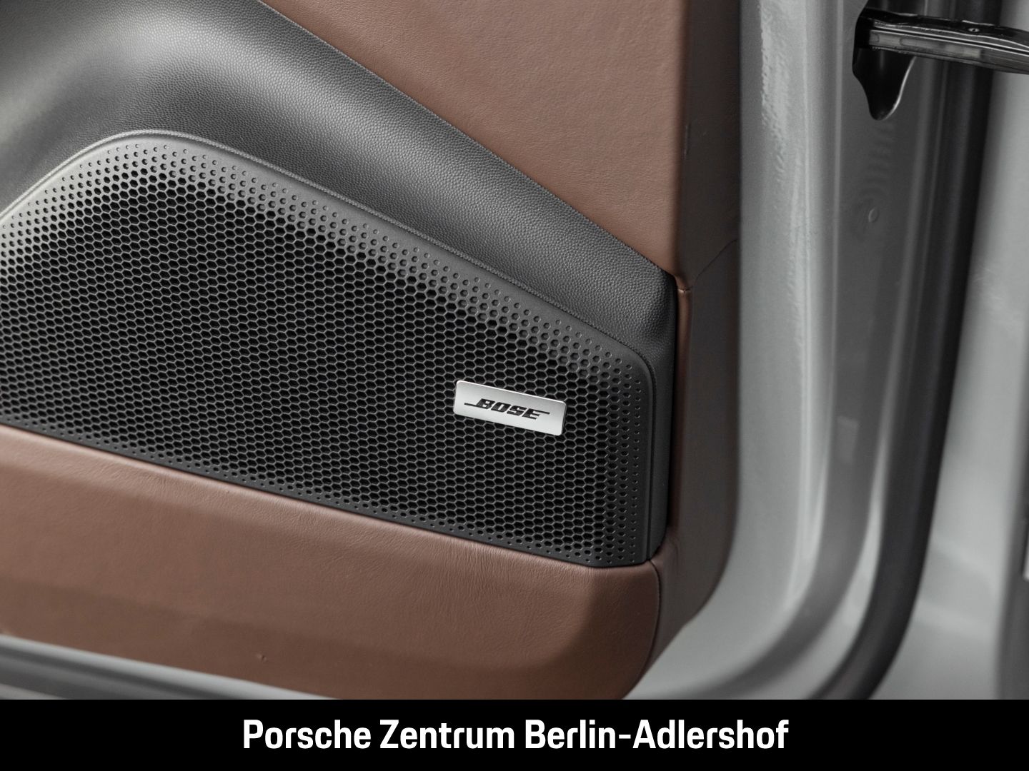 Porsche Macan Turbo - Samsaru's Car Outlet