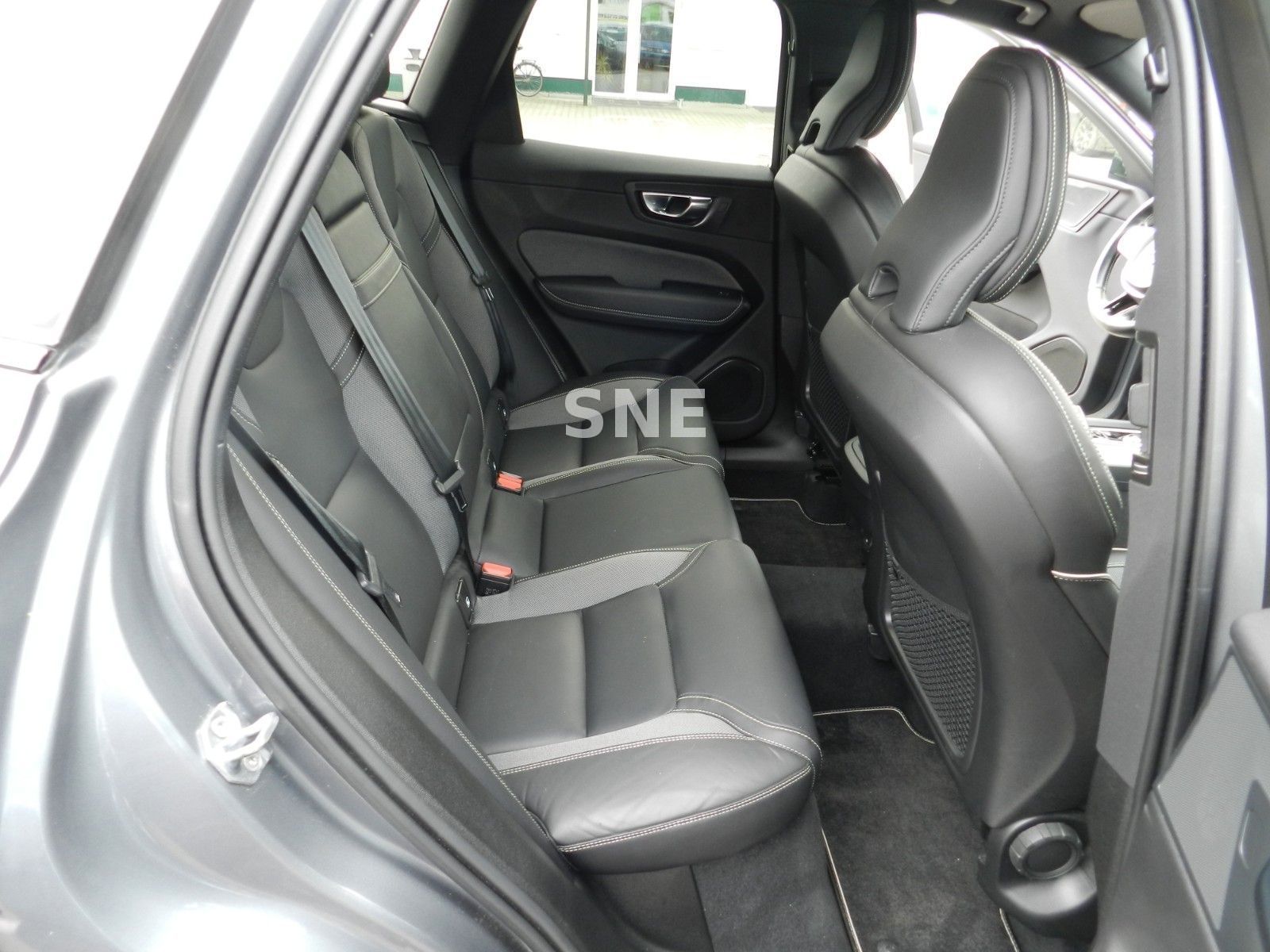 Volvo XC 60 XC60 R Design AWD, Unfallfrei