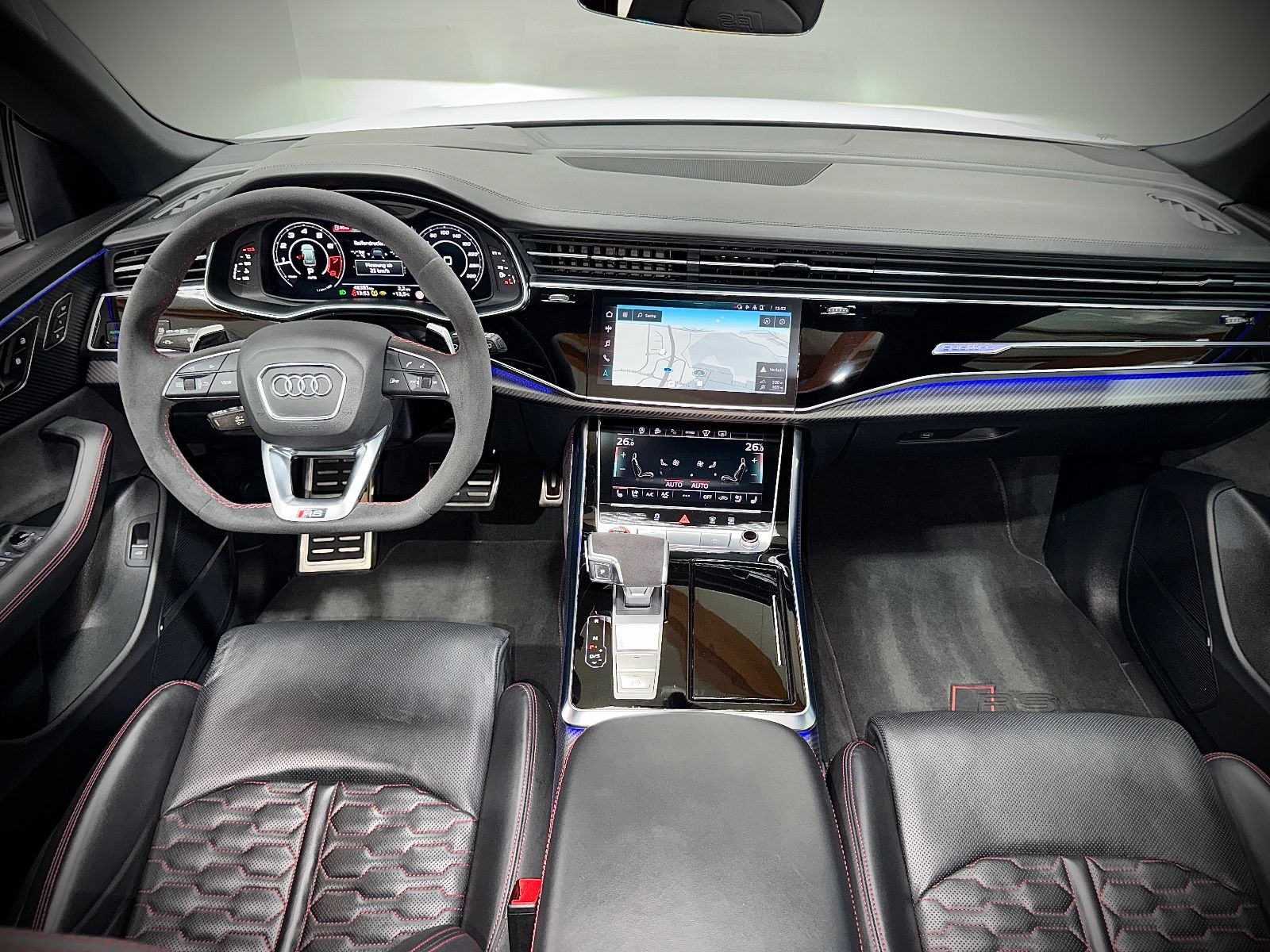 Audi RSQ8*CARBON*MATRIX*ALLRADLENKUNG*HEAD-UP*2.HAND*