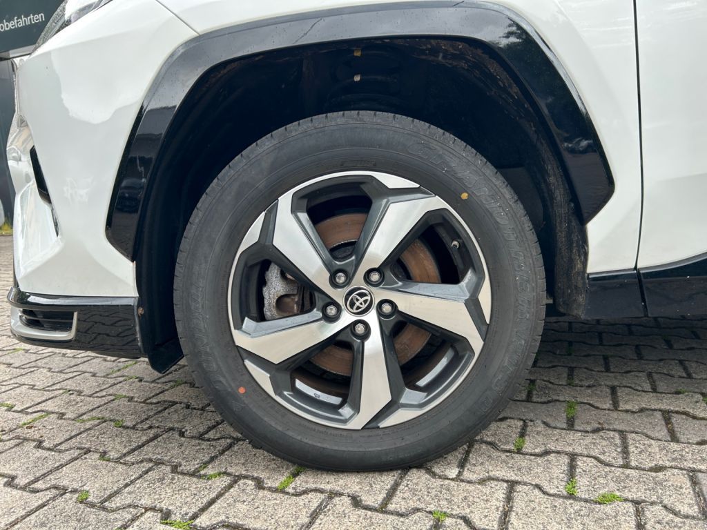 Toyota RAV 4 Plug-in Hybrid - Samsaru's Car Outlet