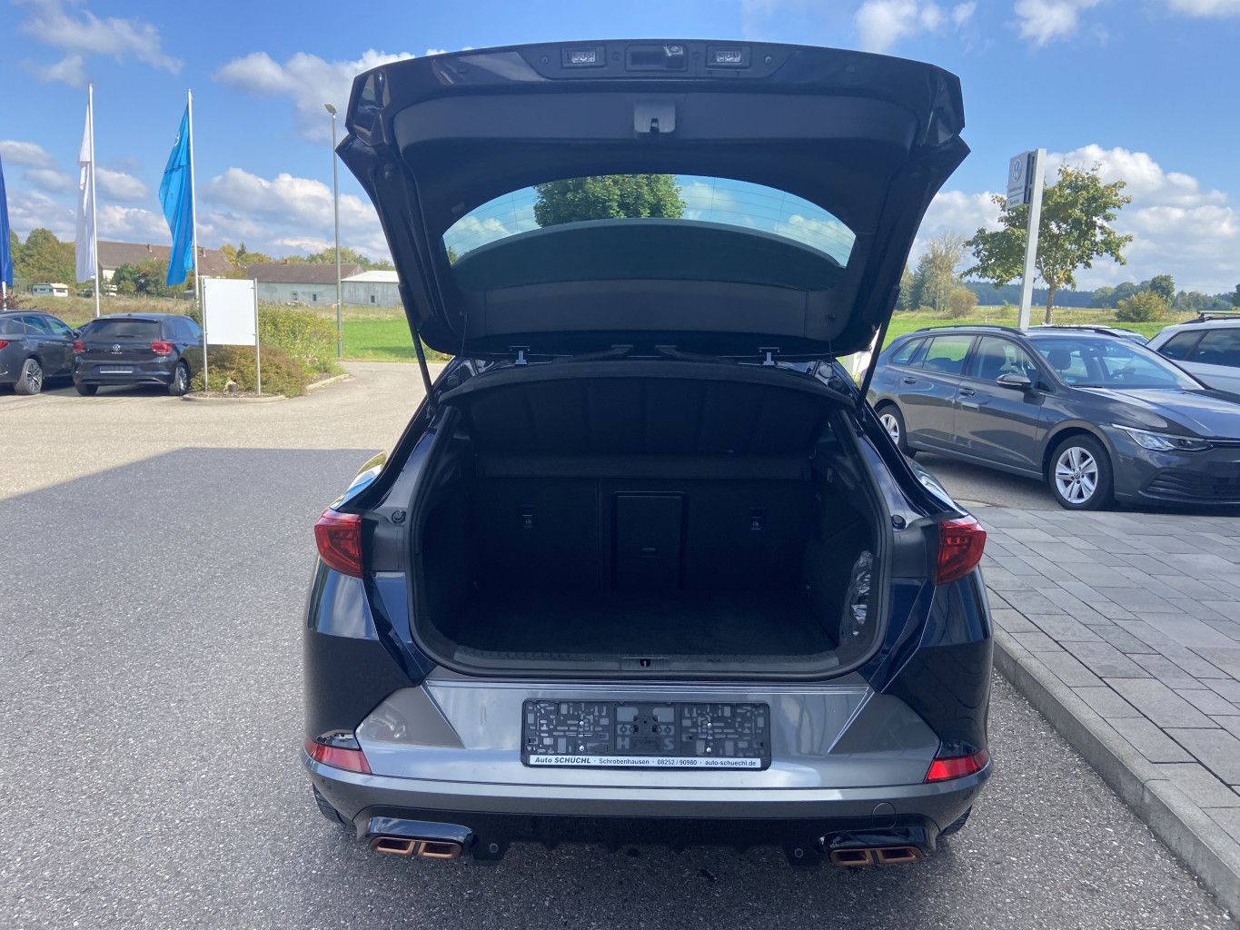 Cupra Formentor 1.4 TSI DSG AHK+PANORAMA+PAKET-XL+19"+