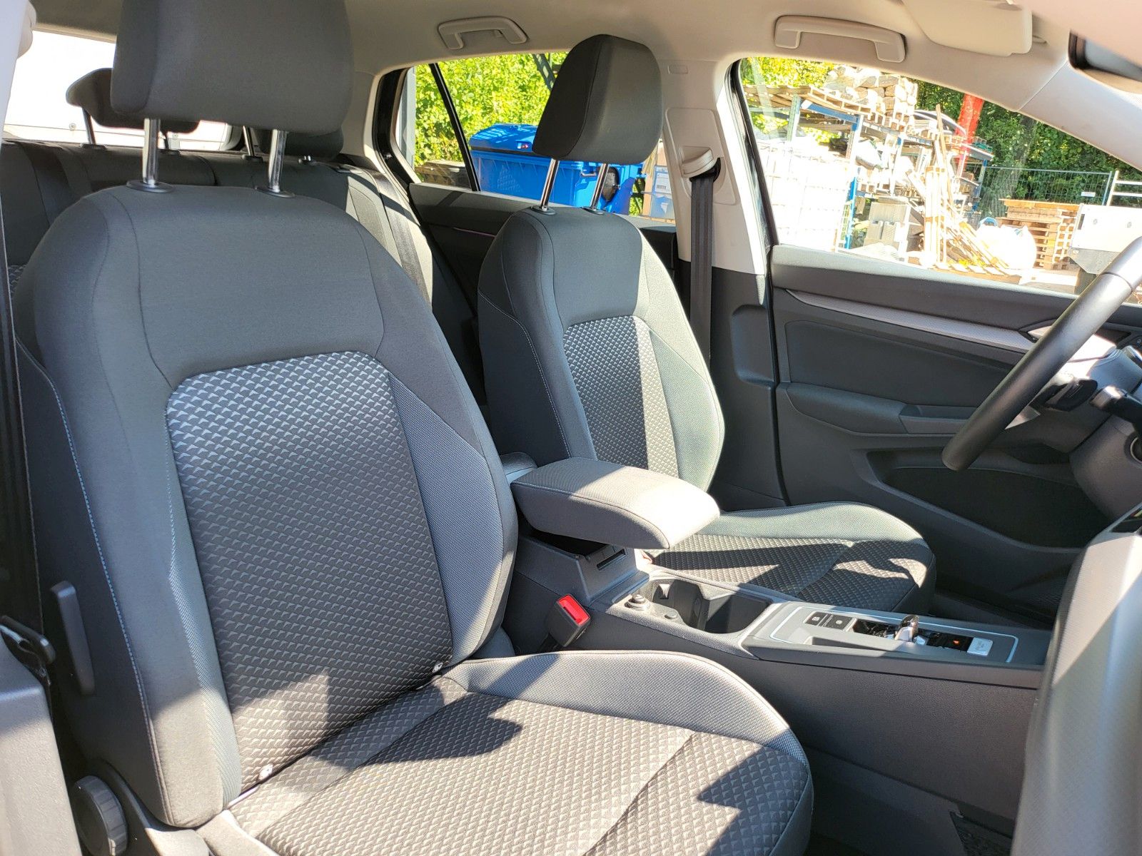 Volkswagen Golf VIII Lim. Active eTSI - Samsaru's Car Outlet