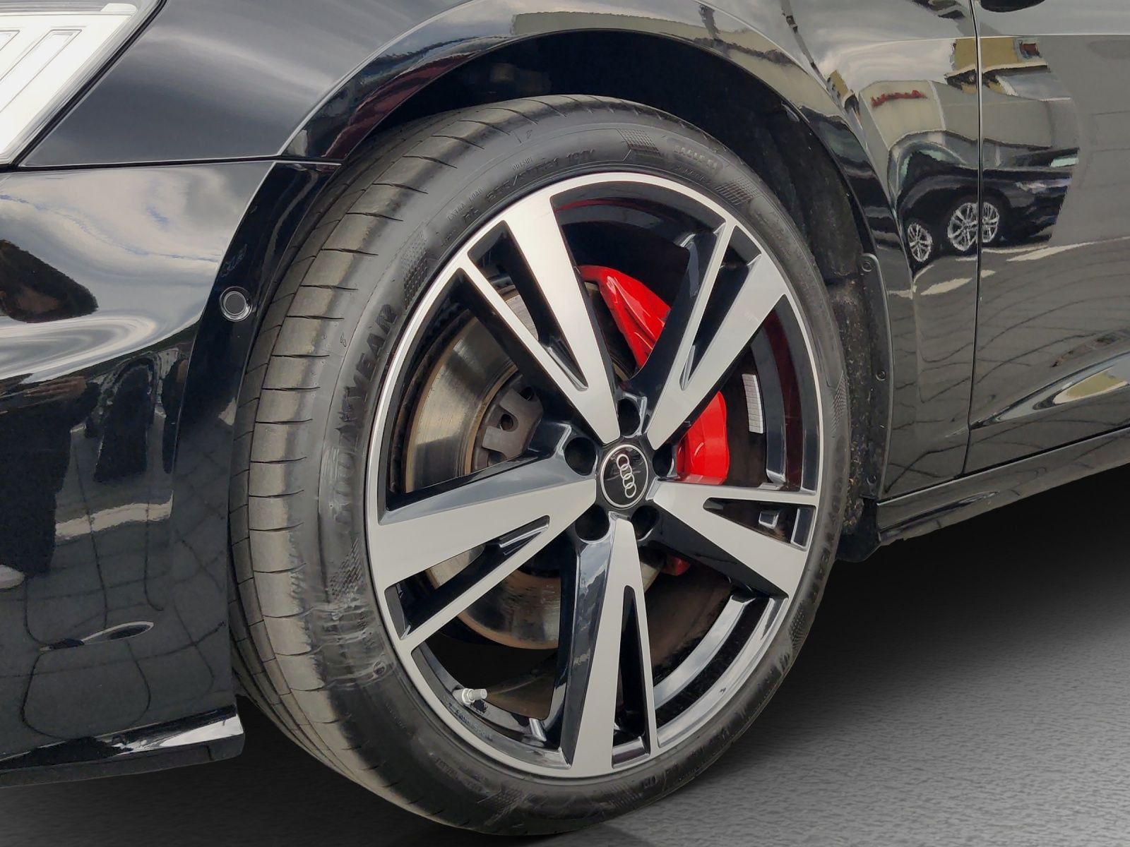 Audi A6 Avant 55 TFSIe qu. S line - Samsaru's Car Outlet
