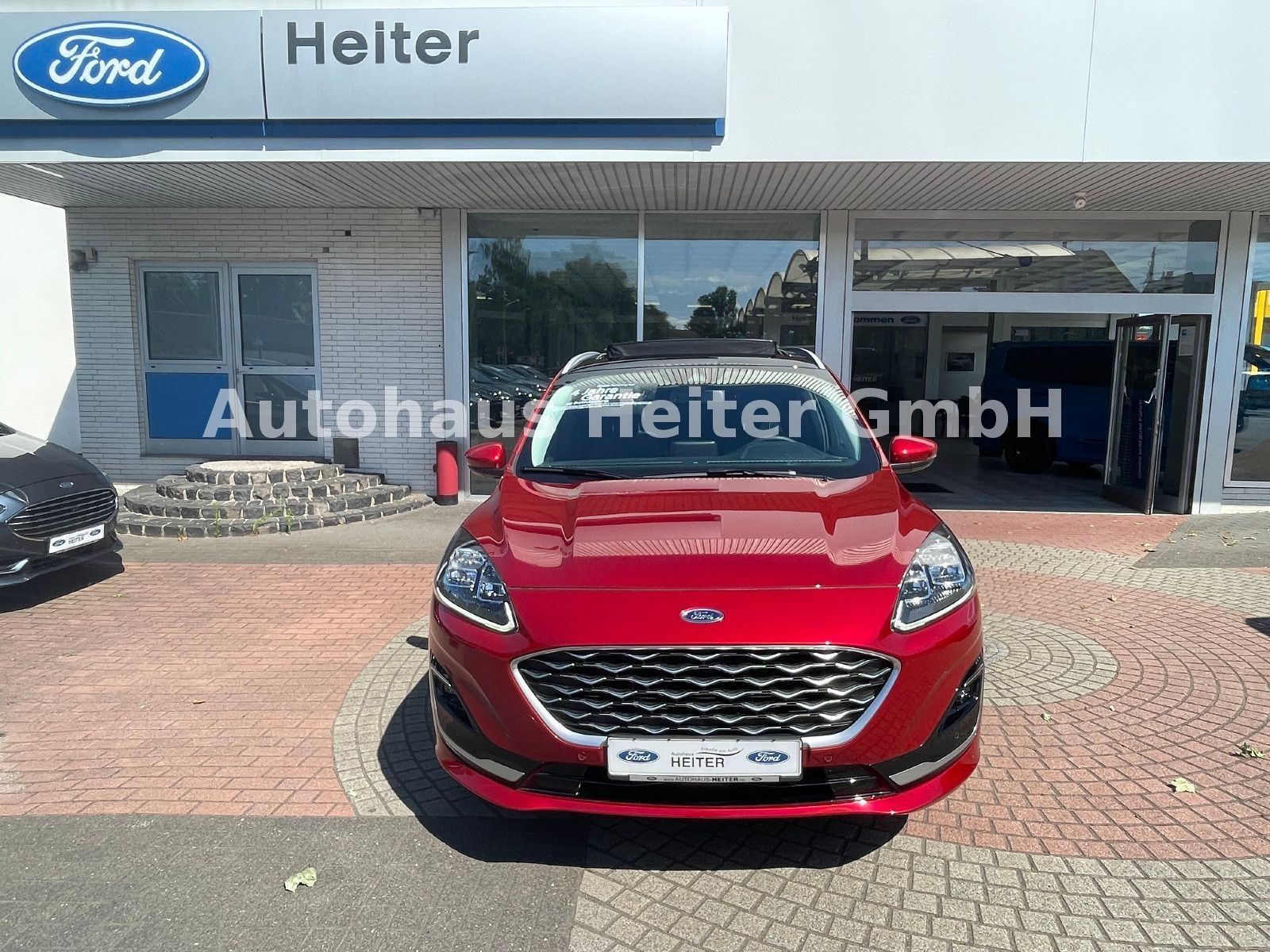 Ford Kuga FHEV Allrad Vignale - Samsaru's Car Outlet