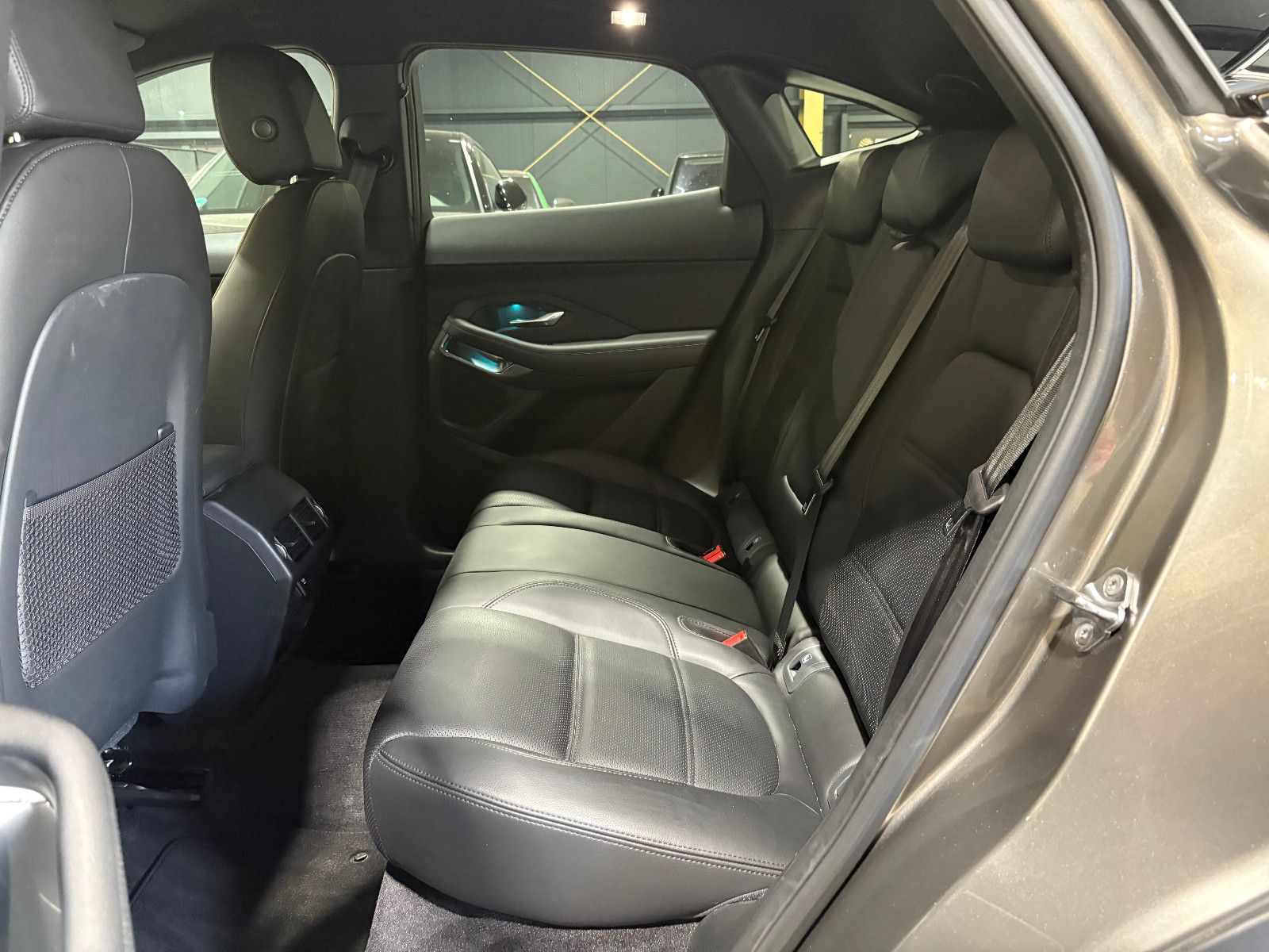 Jaguar E-PACE S/NAVI/KAMERA/APPLE/ACC/SHZ/KLIMA/TOTWINK