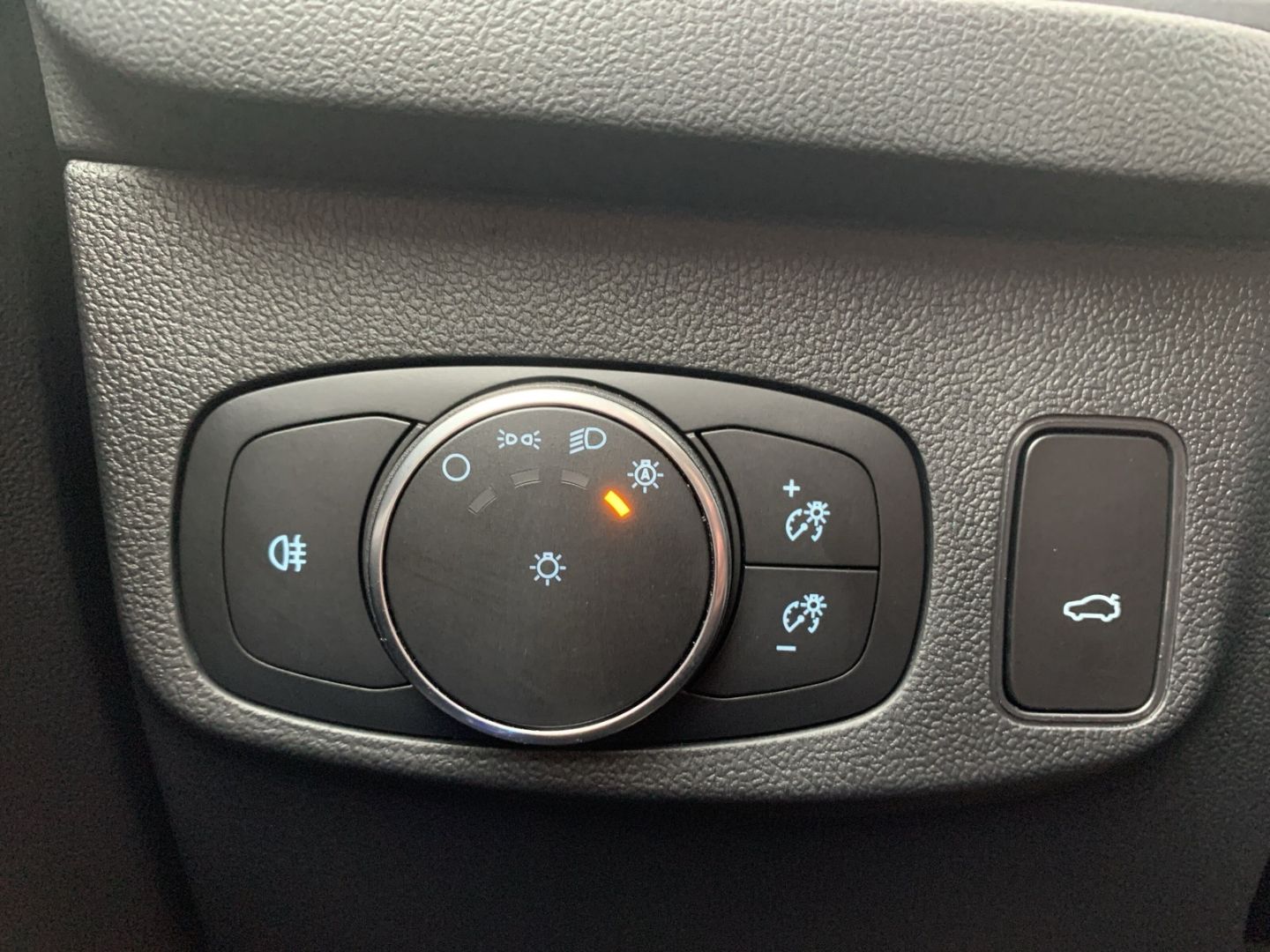 Ford Focus Turnier ST-Line X Panorama Navi Digitales