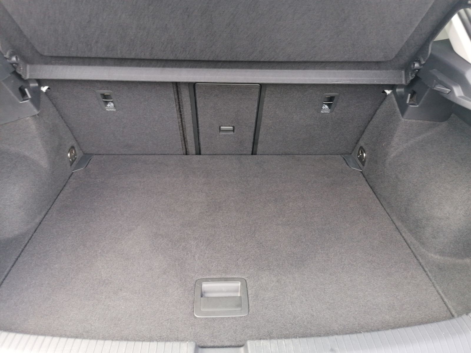 Volkswagen T-Roc 1.0 TSI Life - Samsaru's Car Outlet