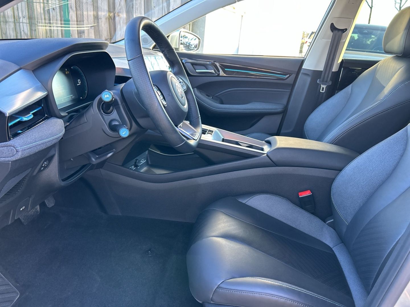MG5 Luxury Kamera SHZ ACC LED-Scheinwerfer Navi