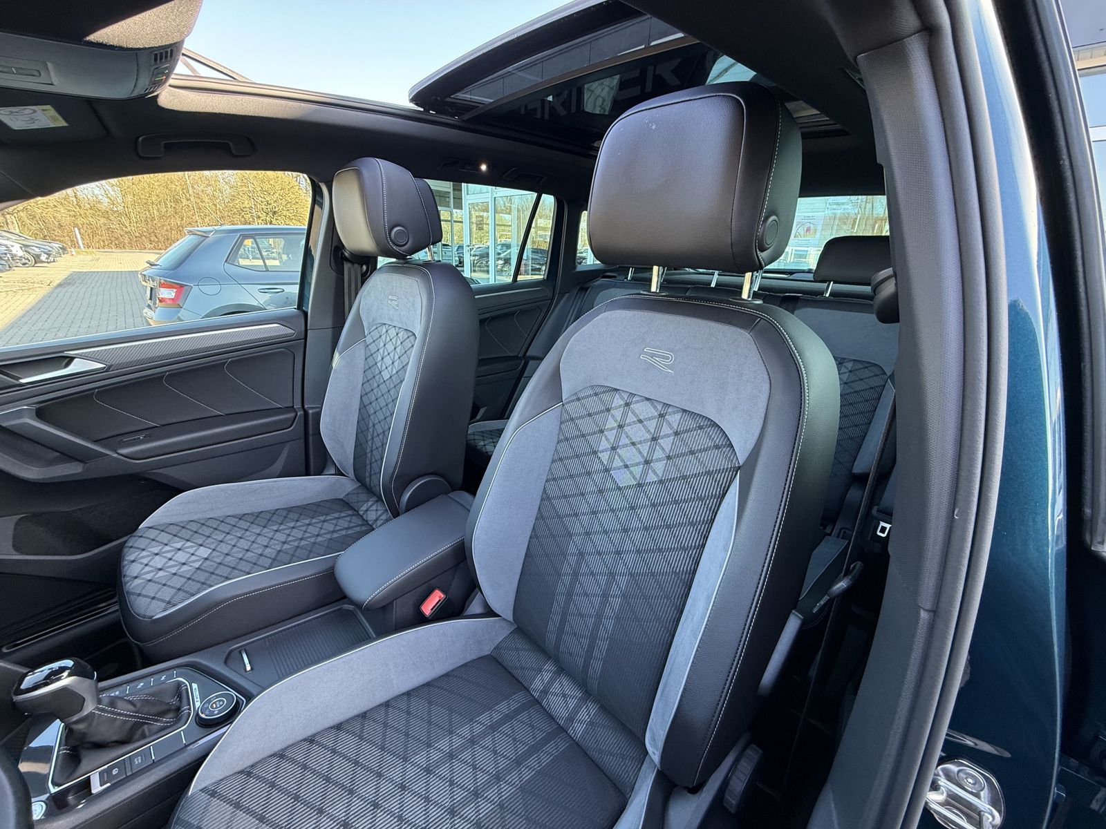 Volkswagen Tiguan R-Line 4-Motion,Pano,AHK,R-Kam,Matrix,ACC
