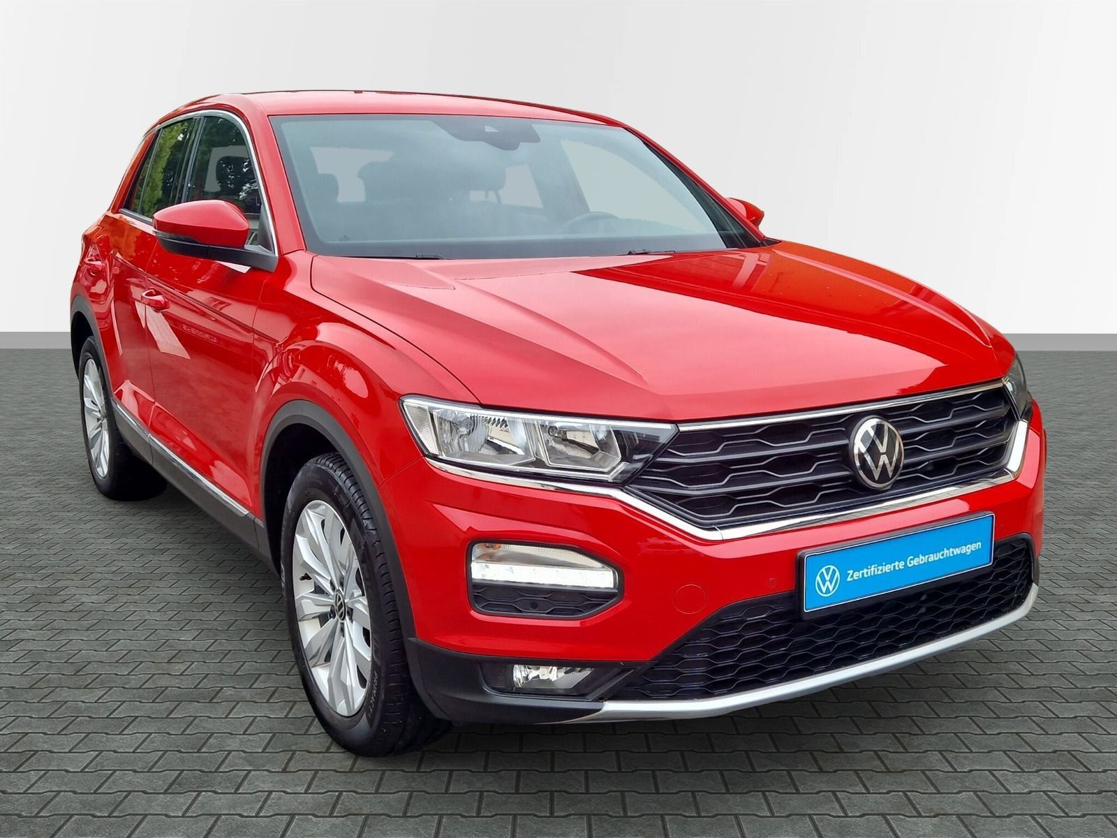 Volkswagen T-Roc Sport - Samsaru's Car Outlet