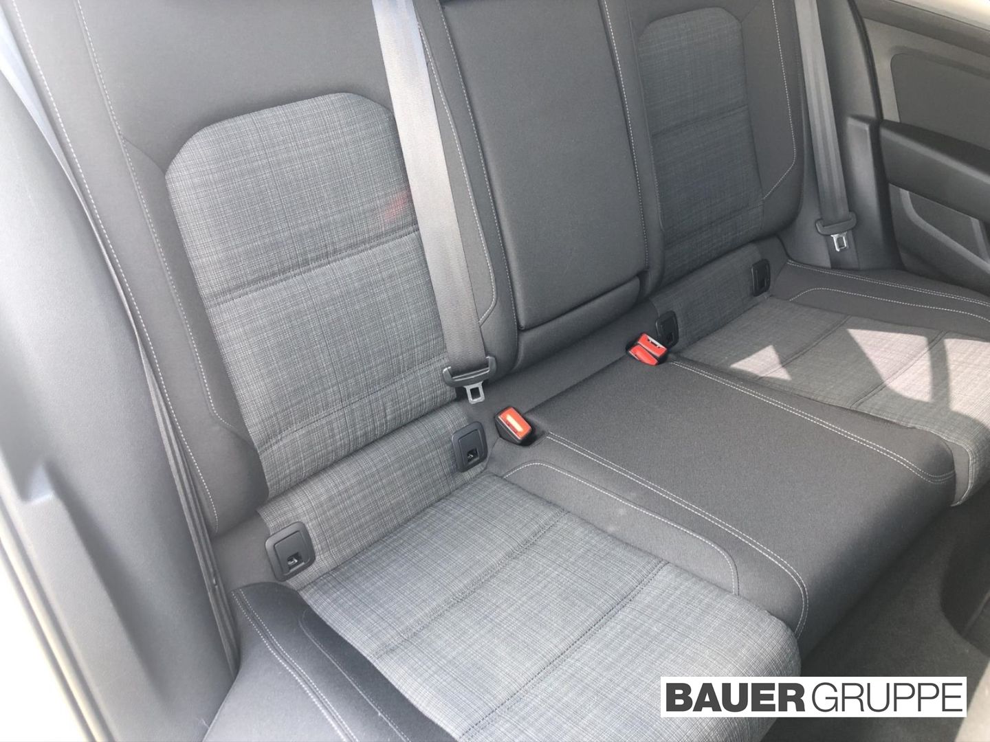 Volkswagen Passat Variant 2.0 TDI - Samsaru's Car Outlet