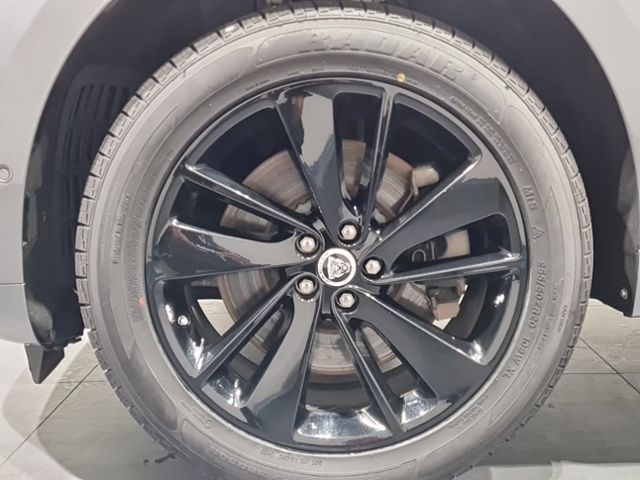 Jaguar F-PACE D300 R-Dynamic SE AWD