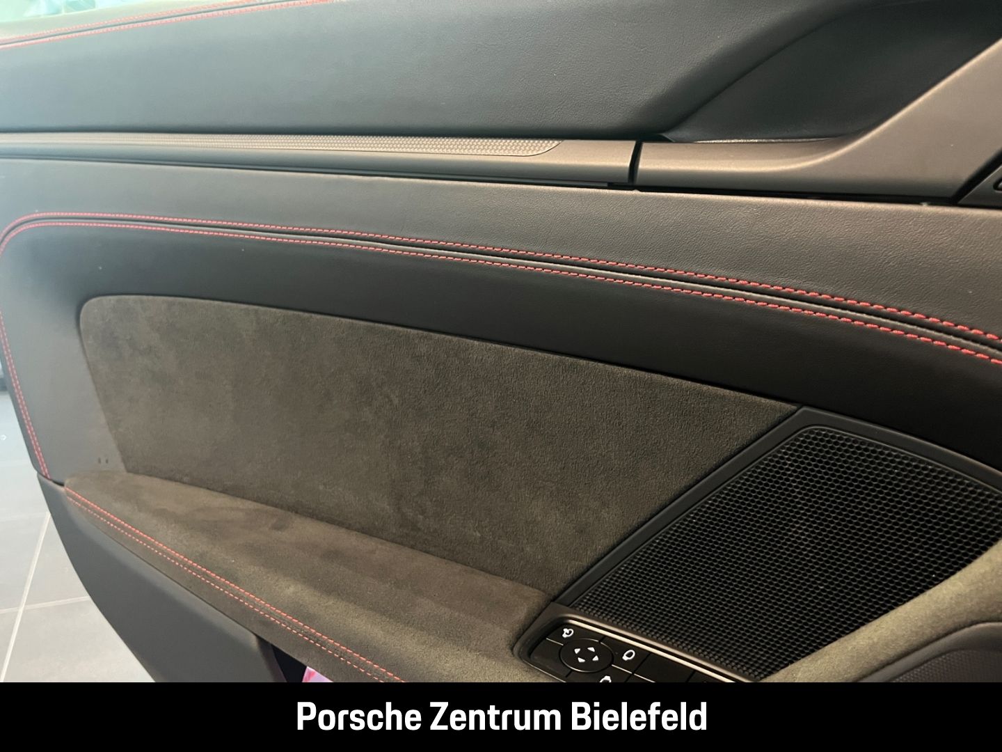 Porsche 992 911 Targa 4 GTS BOSE Sportabgasanlage LED