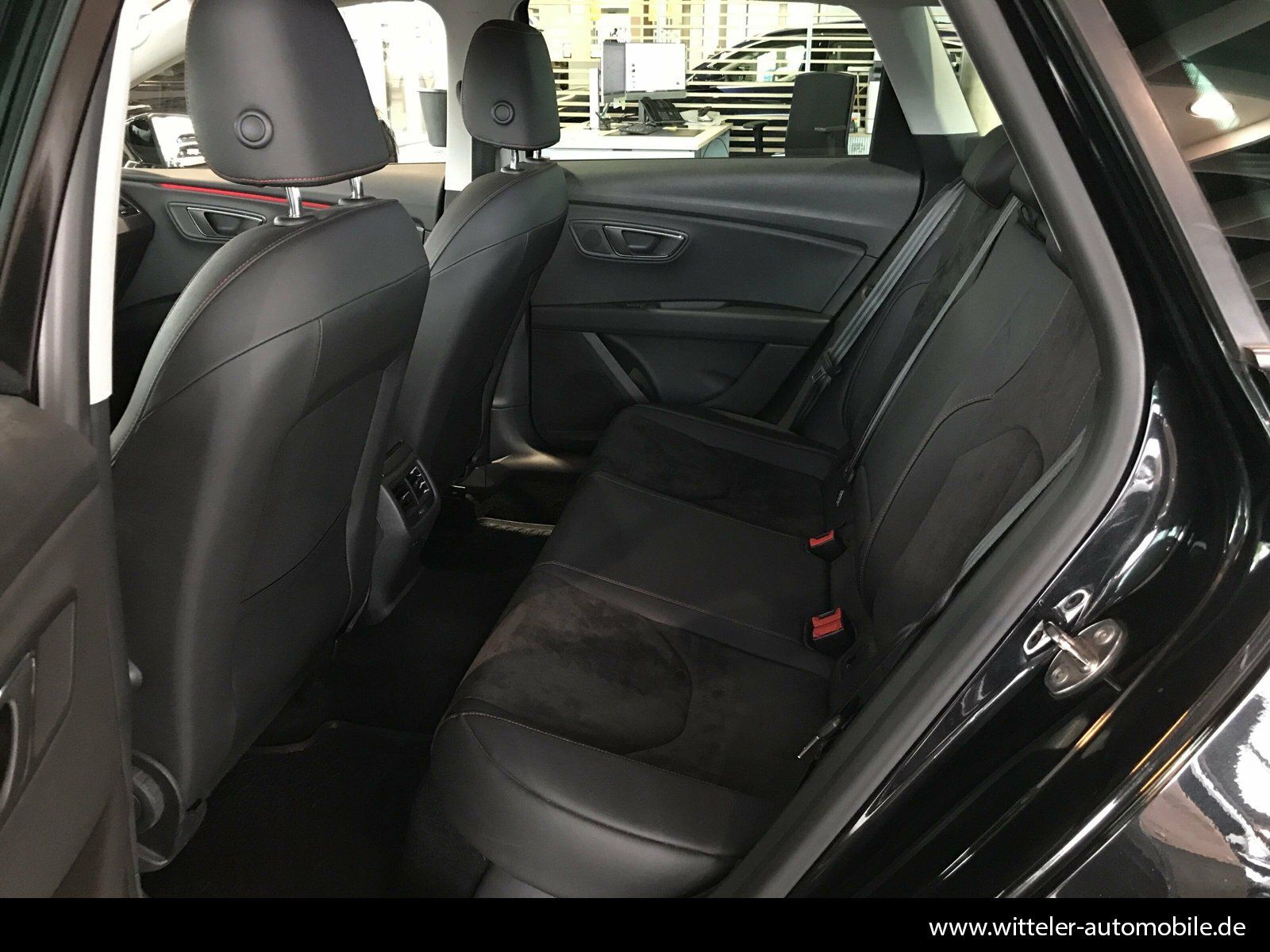 Seat Leon ST 1.5 TSI FR Black - Samsaru's Car Outlet