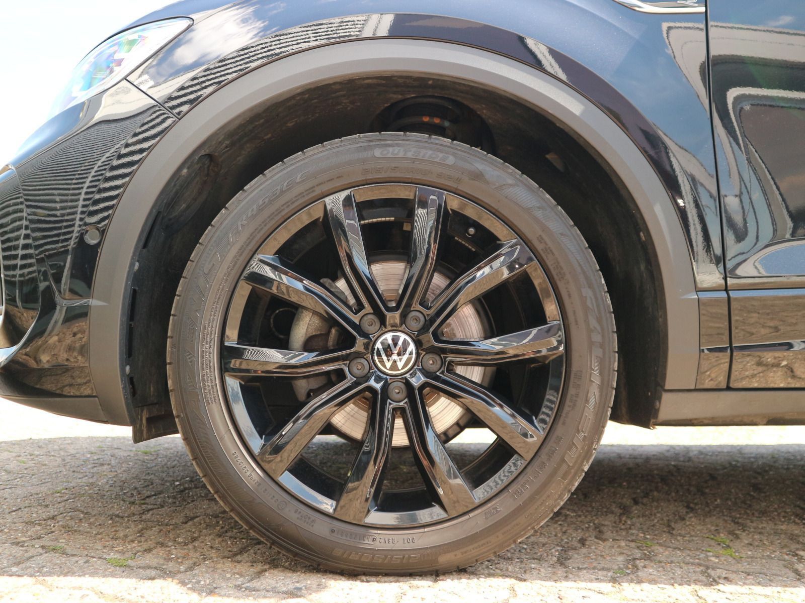 Volkswagen T-Roc R-Line - Samsaru's Car Outlet