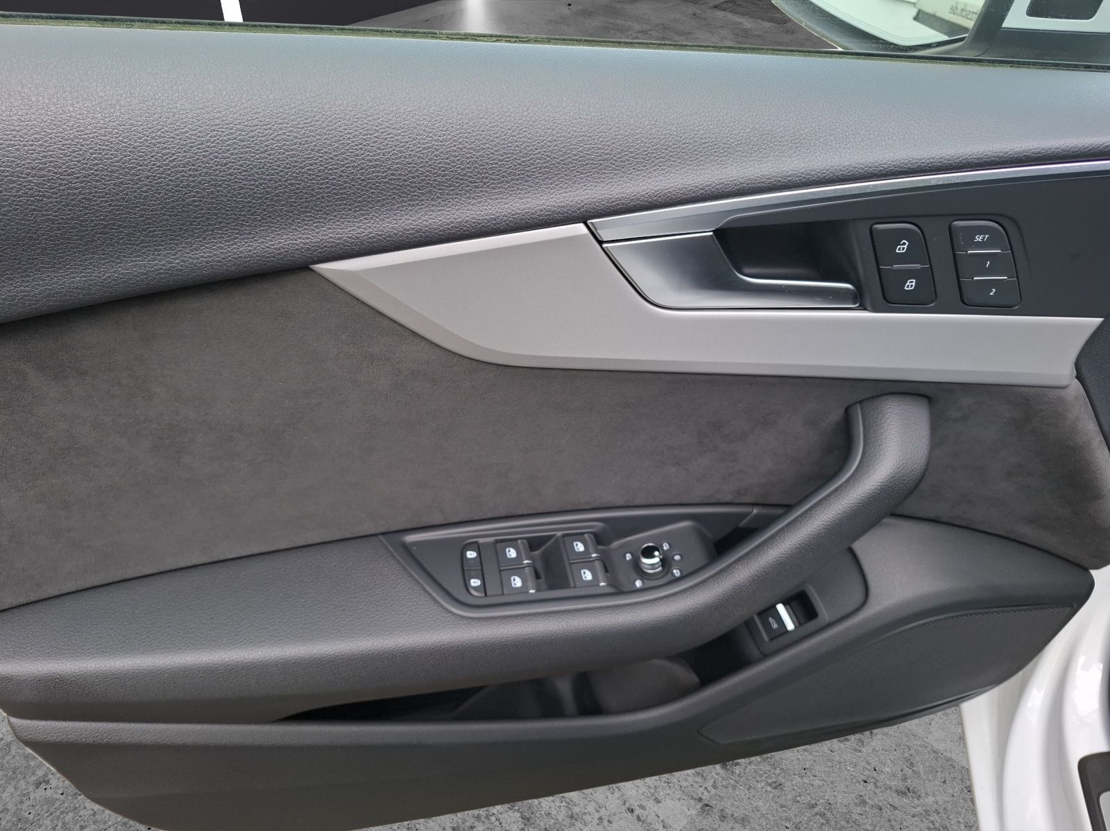 Audi A4 Avant 40 TDI quattro LED AHK Navi AVC ACC SHZ